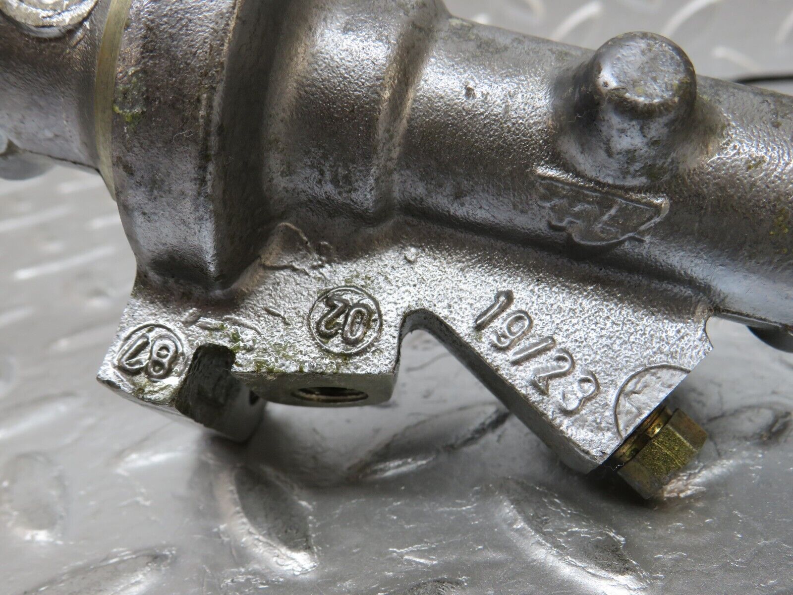 32424 Mercedes-Benz S124 300TE Wagon Brake Master Cylinder Ate