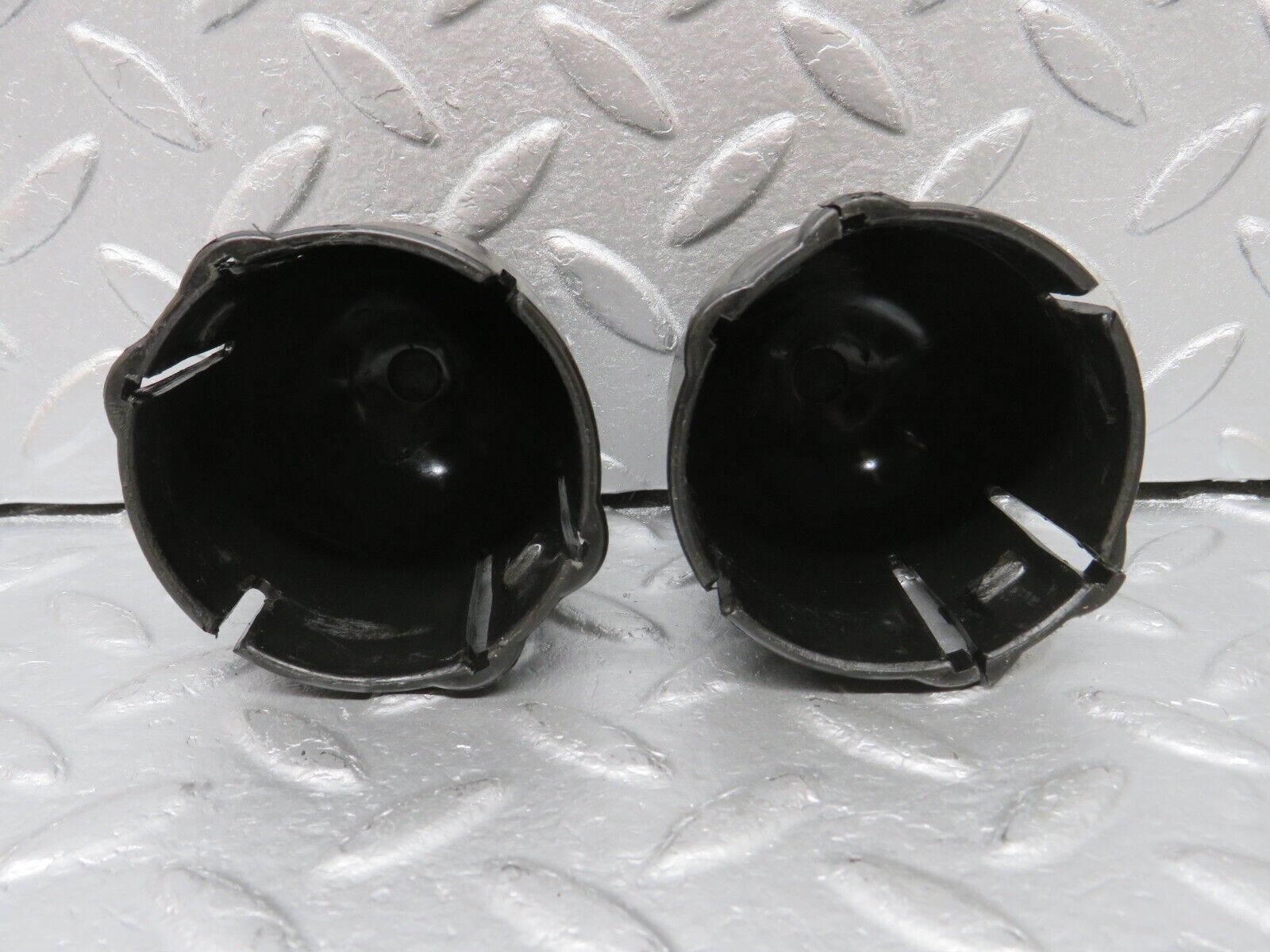 40313 Mercedes-Benz W110 230 Rear Shock Absorber Top Plastic Cap 2x