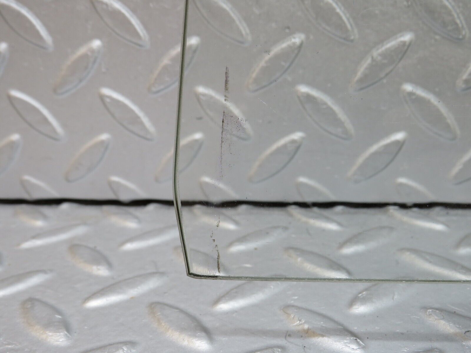 35874 Mercedes-Benz W108 Front Right Door Window Glass