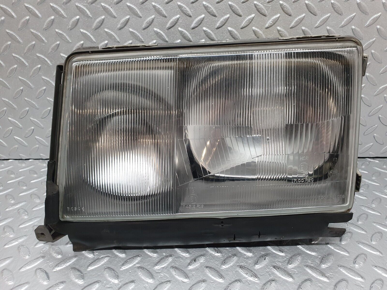 41433 Mercedes-Benz W124 200E Headlight Left Side Bosch 1305621038 1305235093