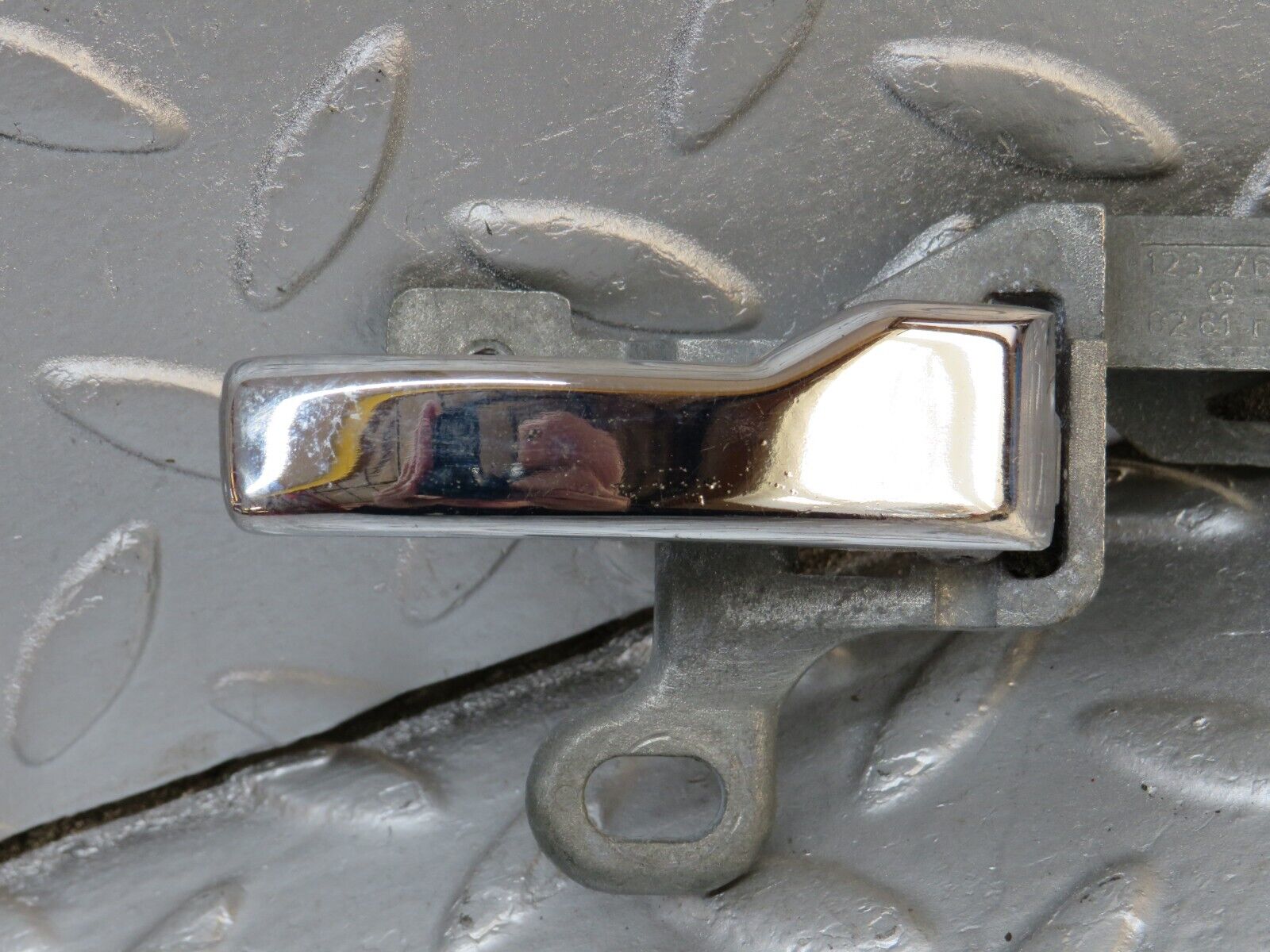 40626 Mercedes-Benz W123 300D Right Interior Door Handle 1237600261