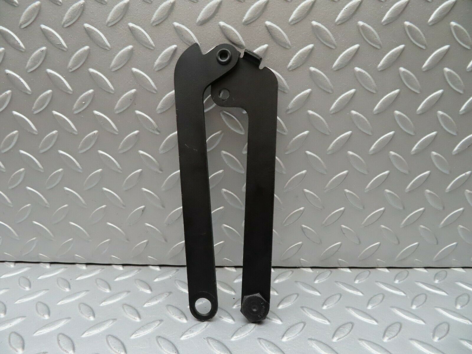 3623 Mercedes-Benz W115 220D Right Bonnet Hinge