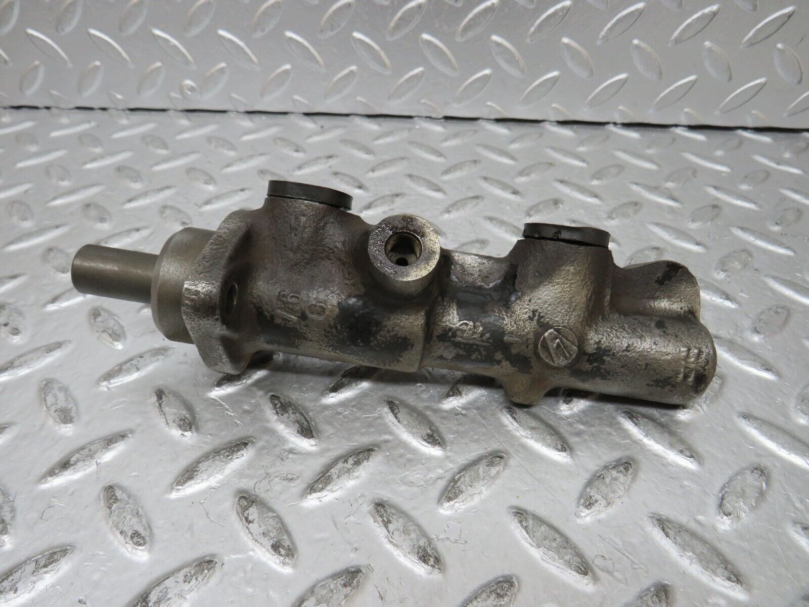 27287 Mercedes-Benz W123 280E Brake Master Cylinder Ate