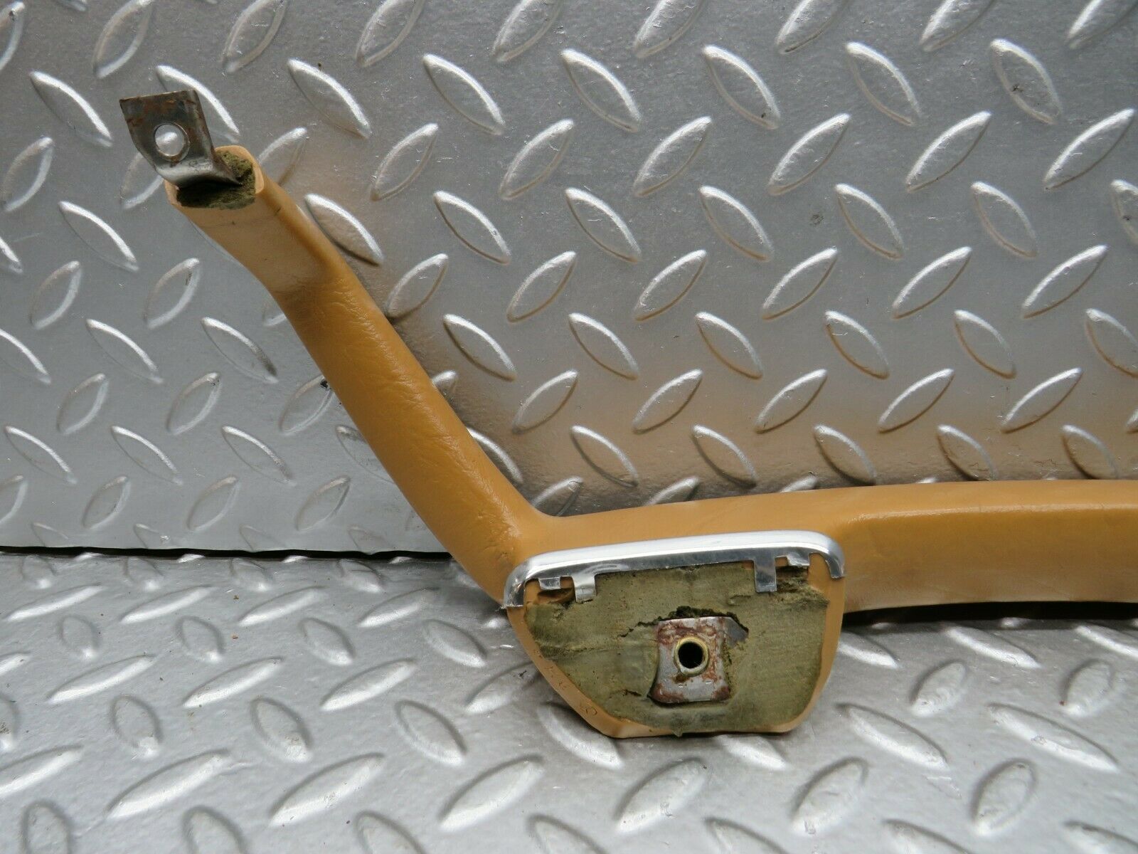 21967 Mercedes-Benz S123 280TE Left Interior Door Handle Palomino 1239701701