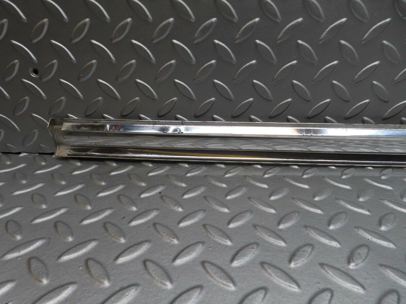 12084 Mercedes-Benz C123 230CE Coupe Left Door Chrome Moulding Trim