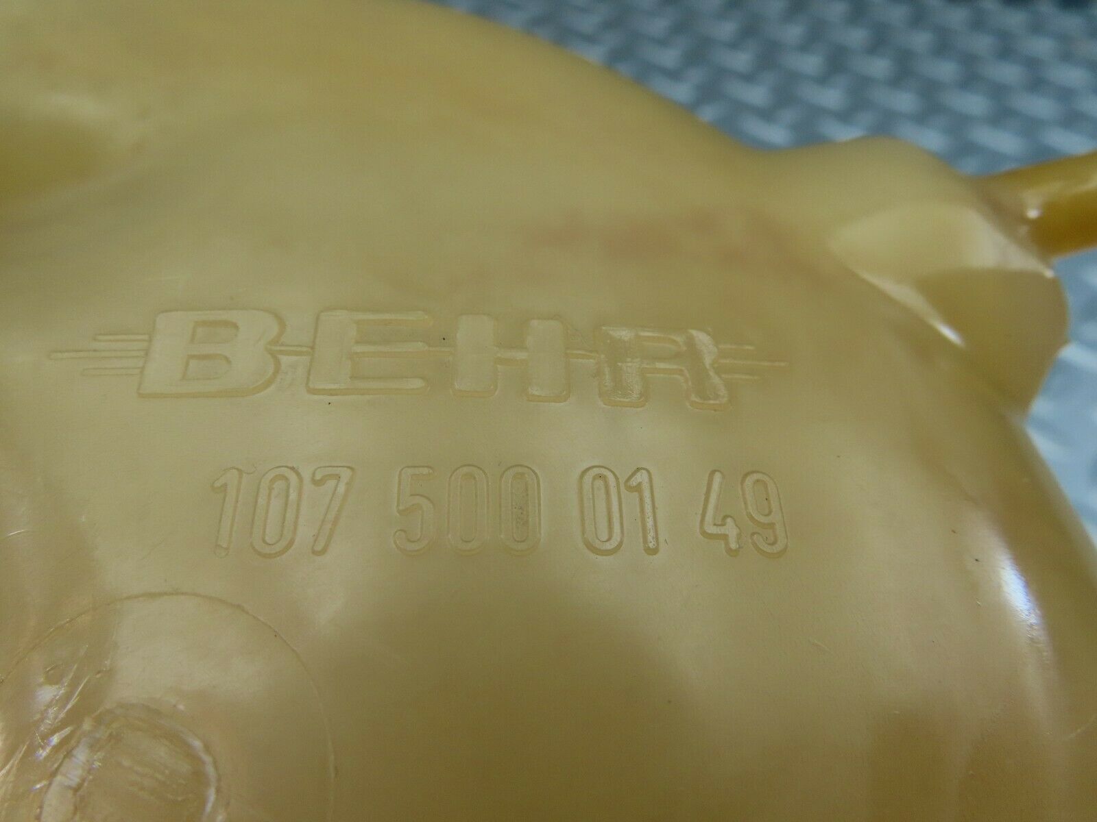 6971 Mercedes-Benz C107 350SLC Coupe Coolant Reservoir Tank Behr 1075000149