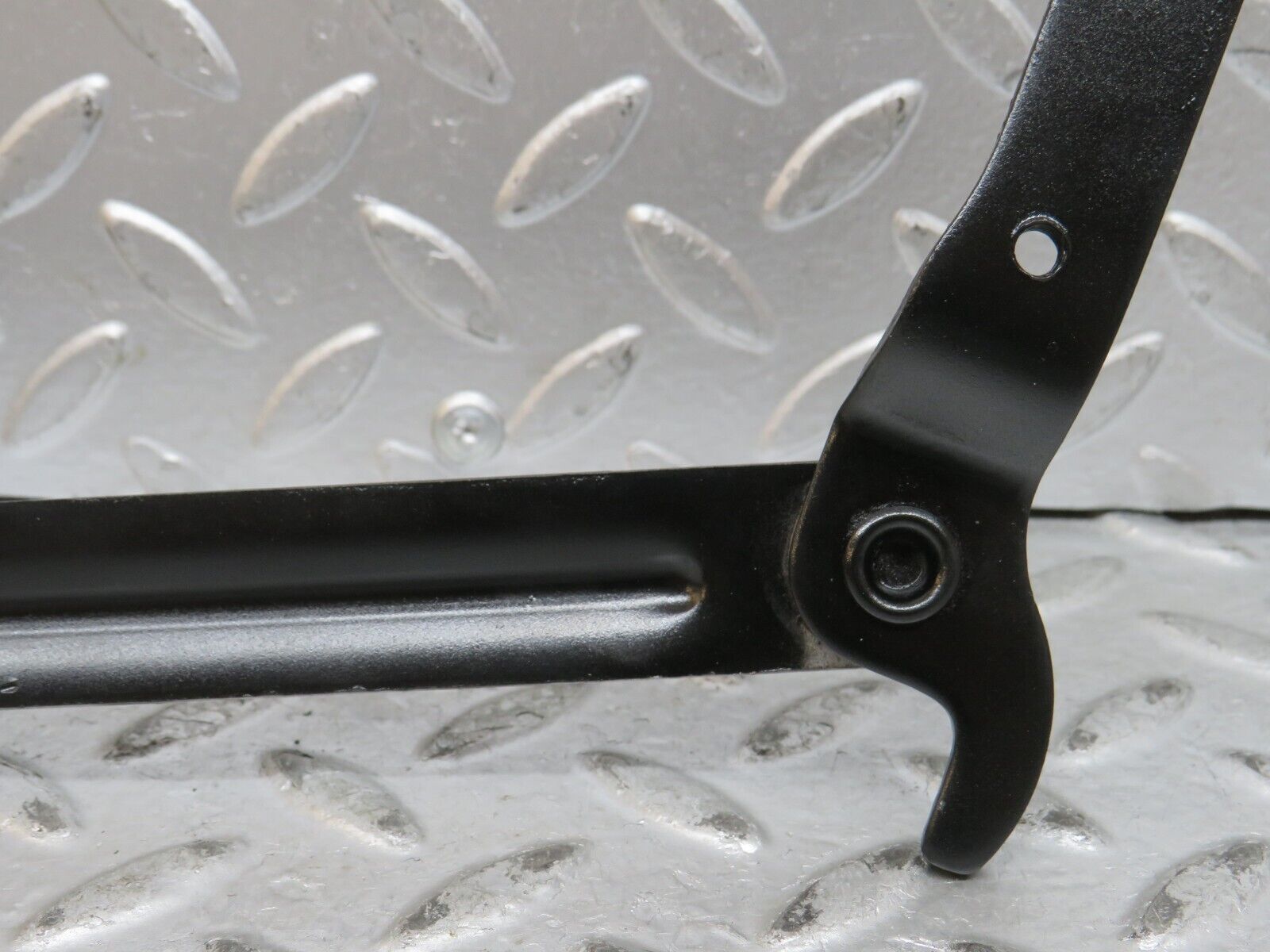 28450 Mercedes-Benz S123 240D Wagon Bonnet Hinge Right Side