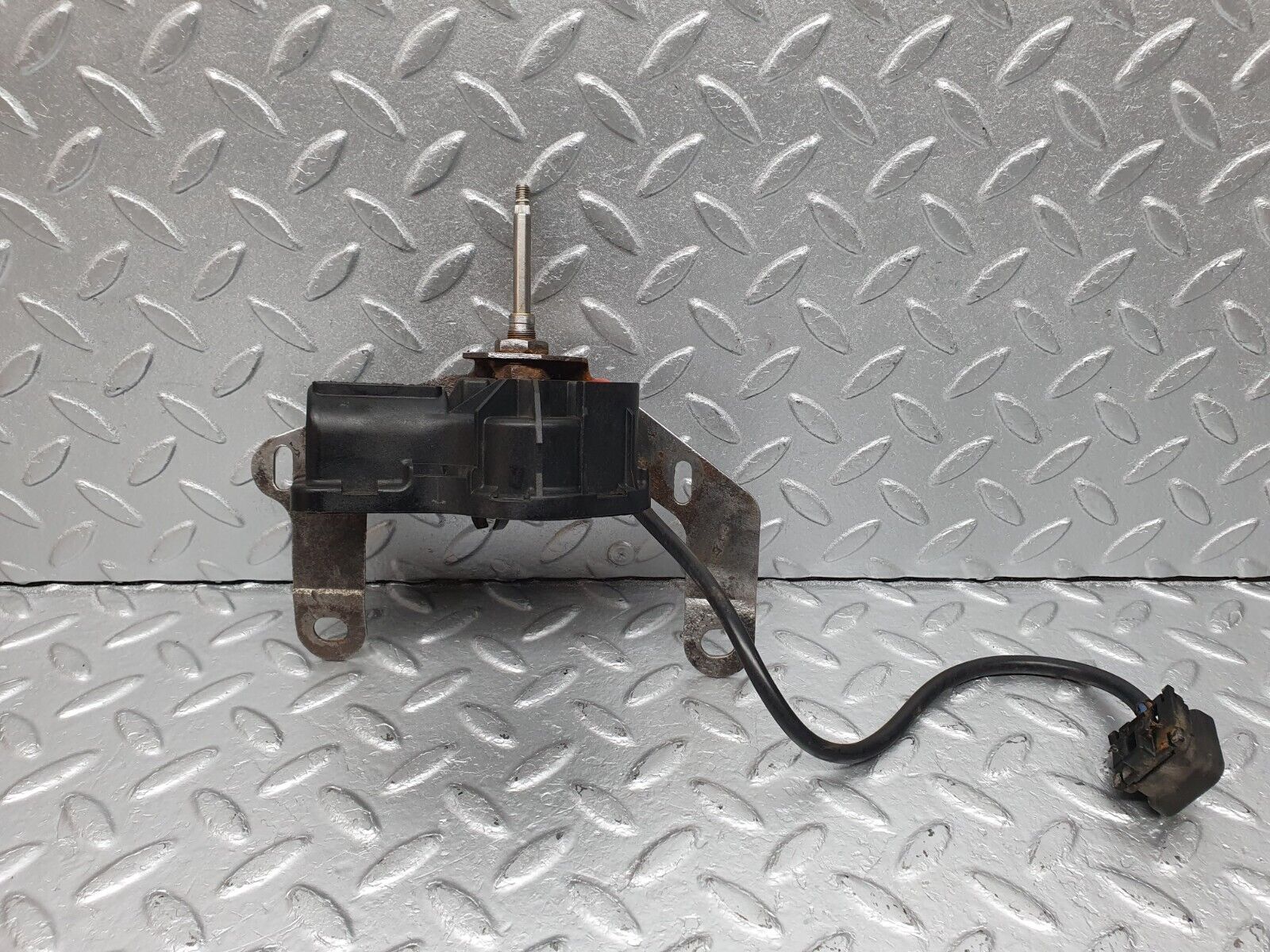 40950 Mercedes-Benz W126 300SE Right Headlight Wiper Motor 1268205242