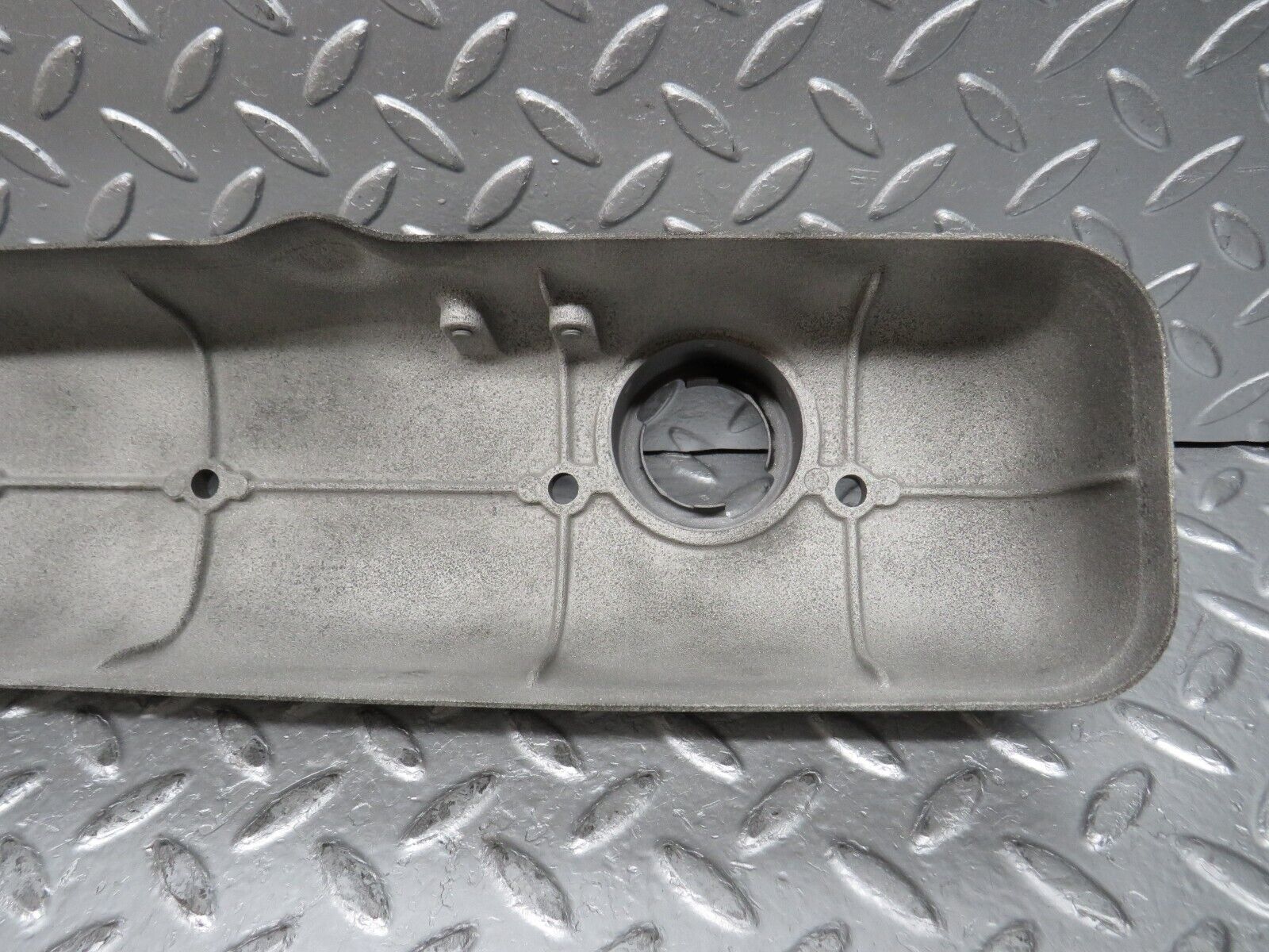 0303 Mercedes-Benz W120 180D Ponton Rocker Cover Valve cover