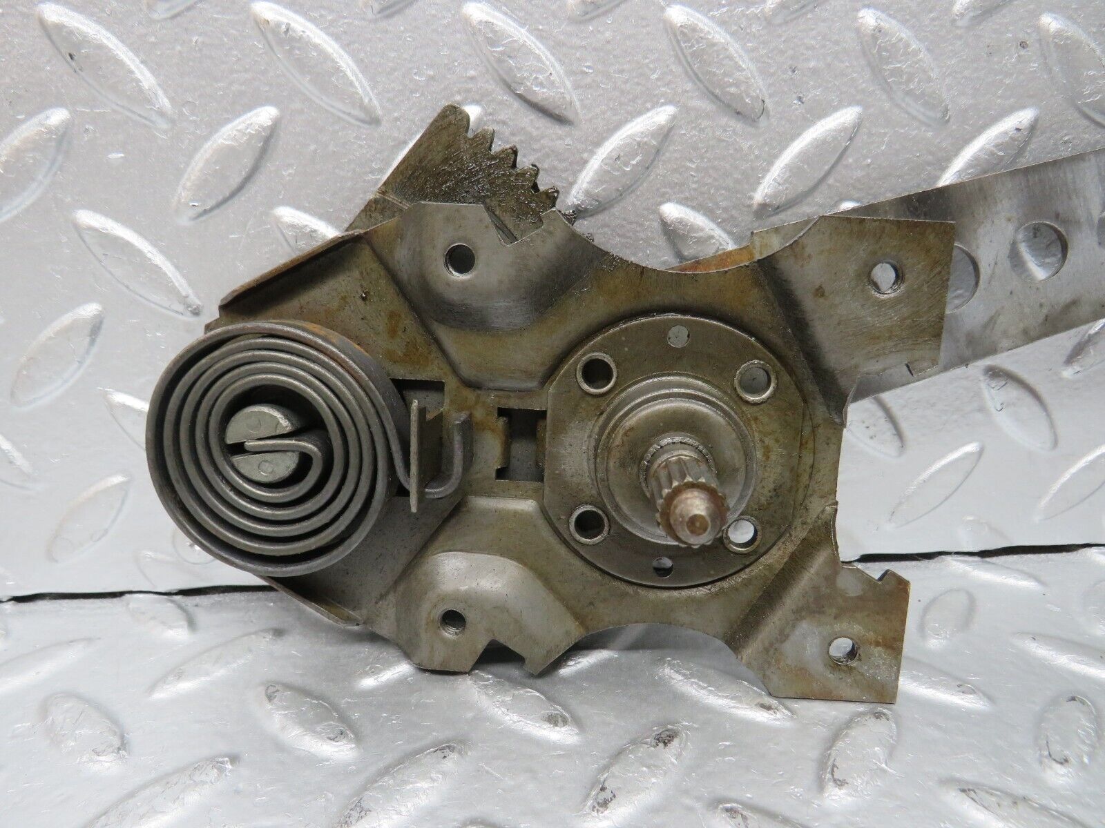 31154 Mercedes-Benz W123 200D Rear Left Manual Window Regulator 1237300146