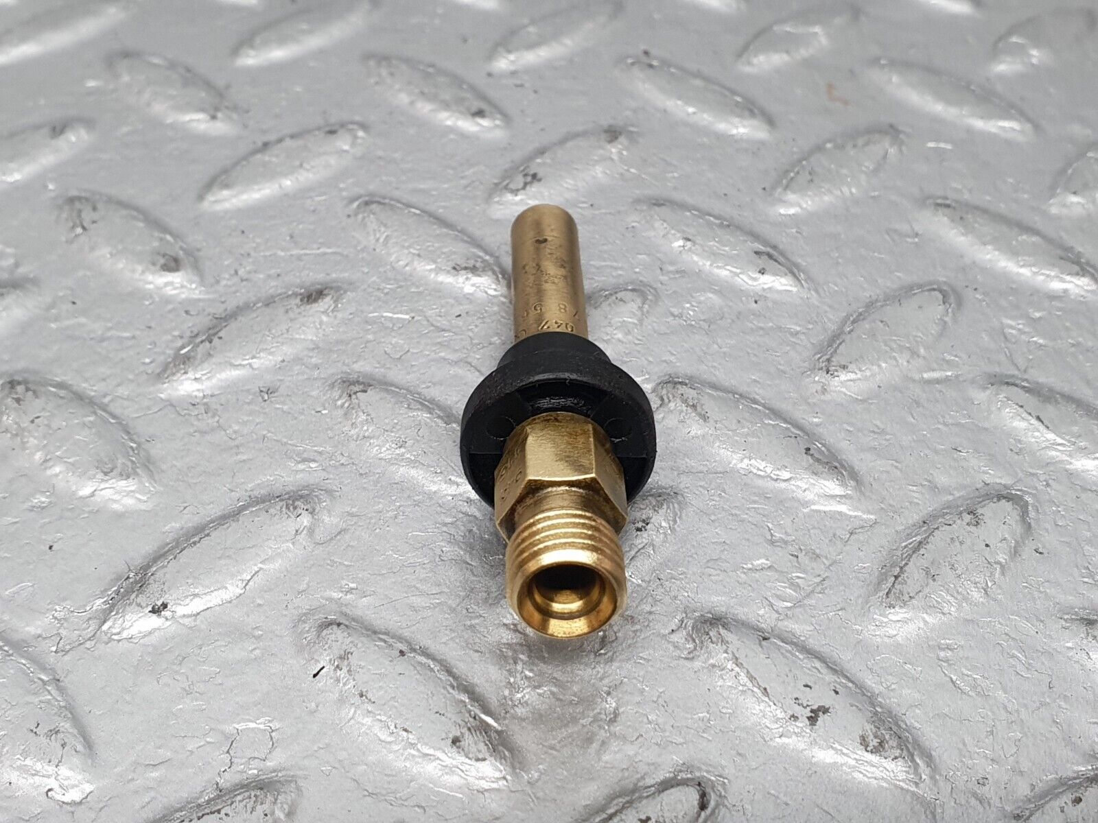 41034 Mercedes-Benz W126 300SE Fuel Injector Bosch 0000785623 0437502047