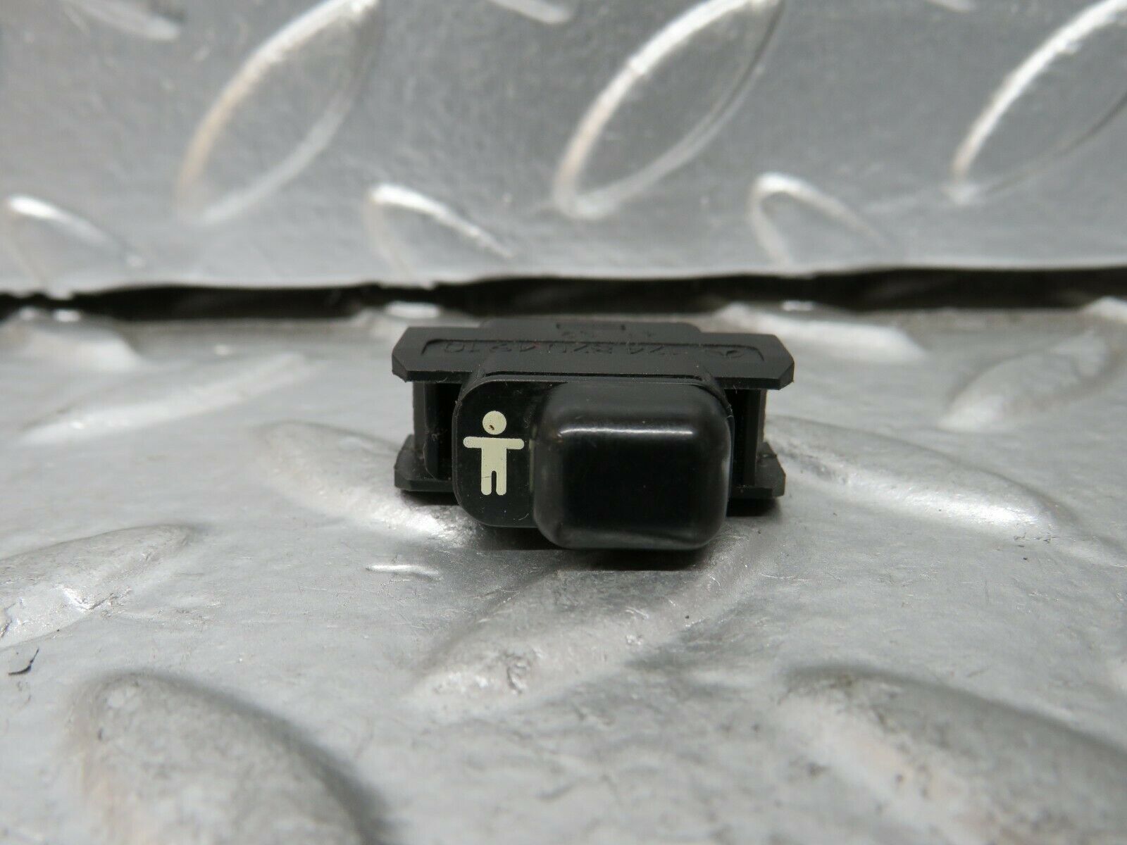 24296 Mercedes-Benz S124 220TE Wagon Child Lock Control Switch 1248204910