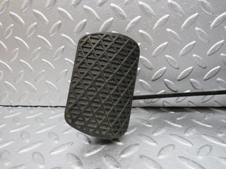 30368 Mercedes-Benz W124 230E Brake Pedal 1232910082