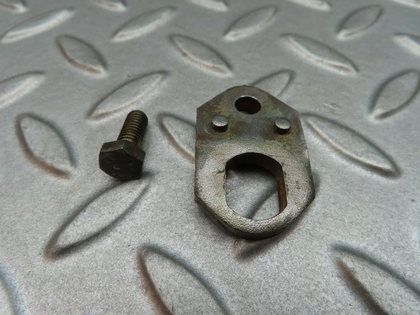 5128 Mercedes-Benz R107 350SL Coupe Fuel Injector Bracket