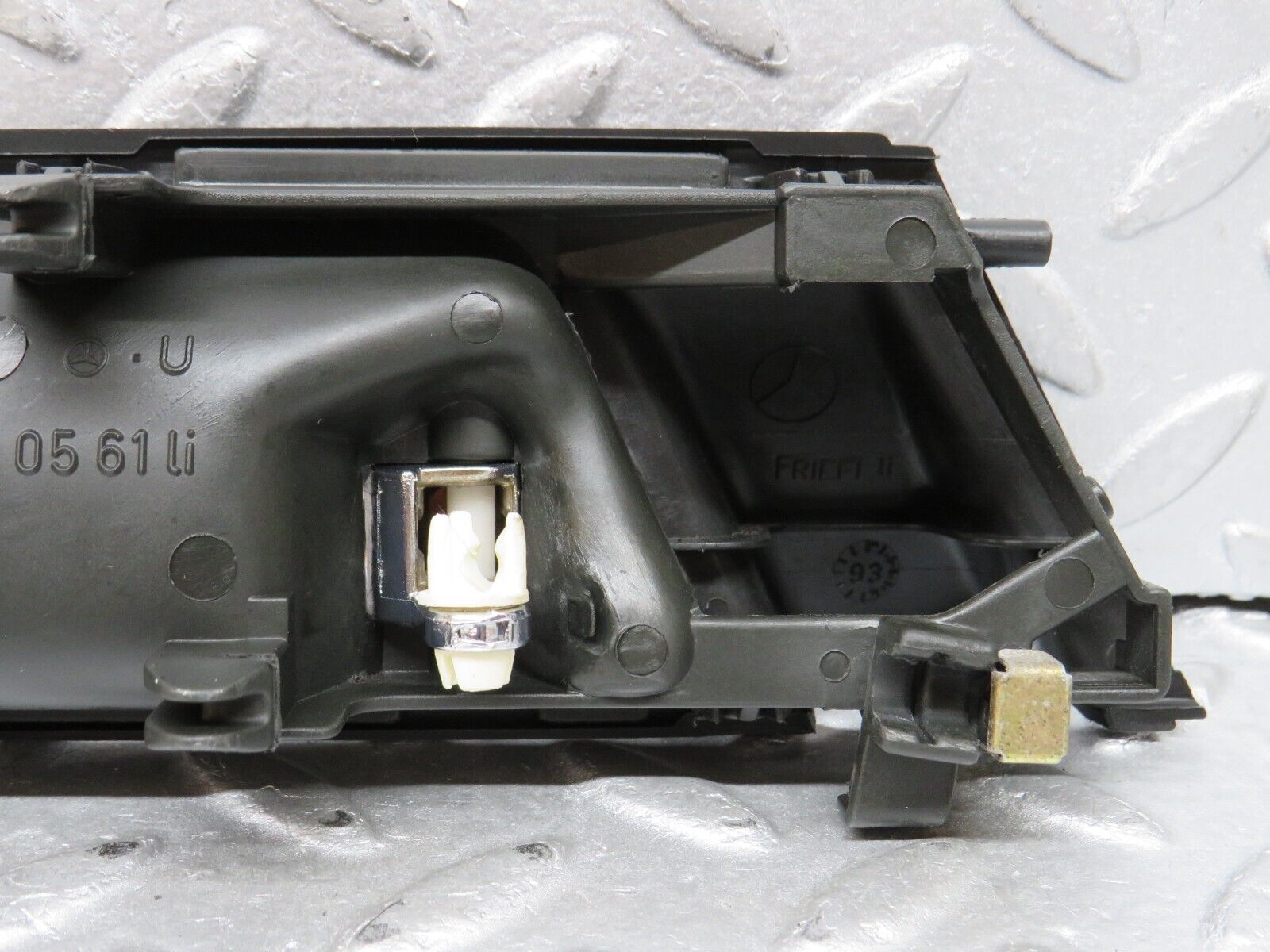 37768 Mercedes-Benz A124 320E Cabriolet Interior Door Handle Left 1247600561