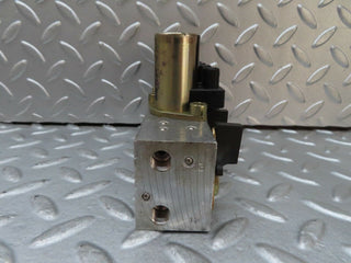 17472 Mercedes-Benz R129 300SL Coupe Soft Top Hydraulic Valve Block Right Side