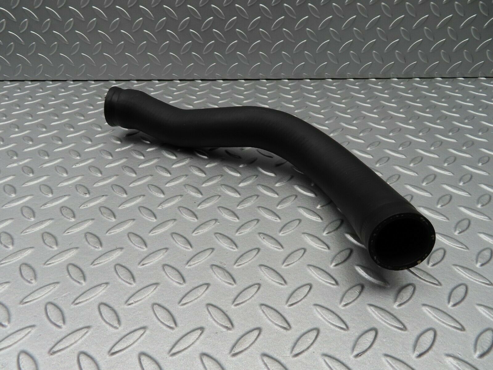 5172 Mercedes-Benz R107 350SL Coupe Bottom Radiator Hose 1075010082