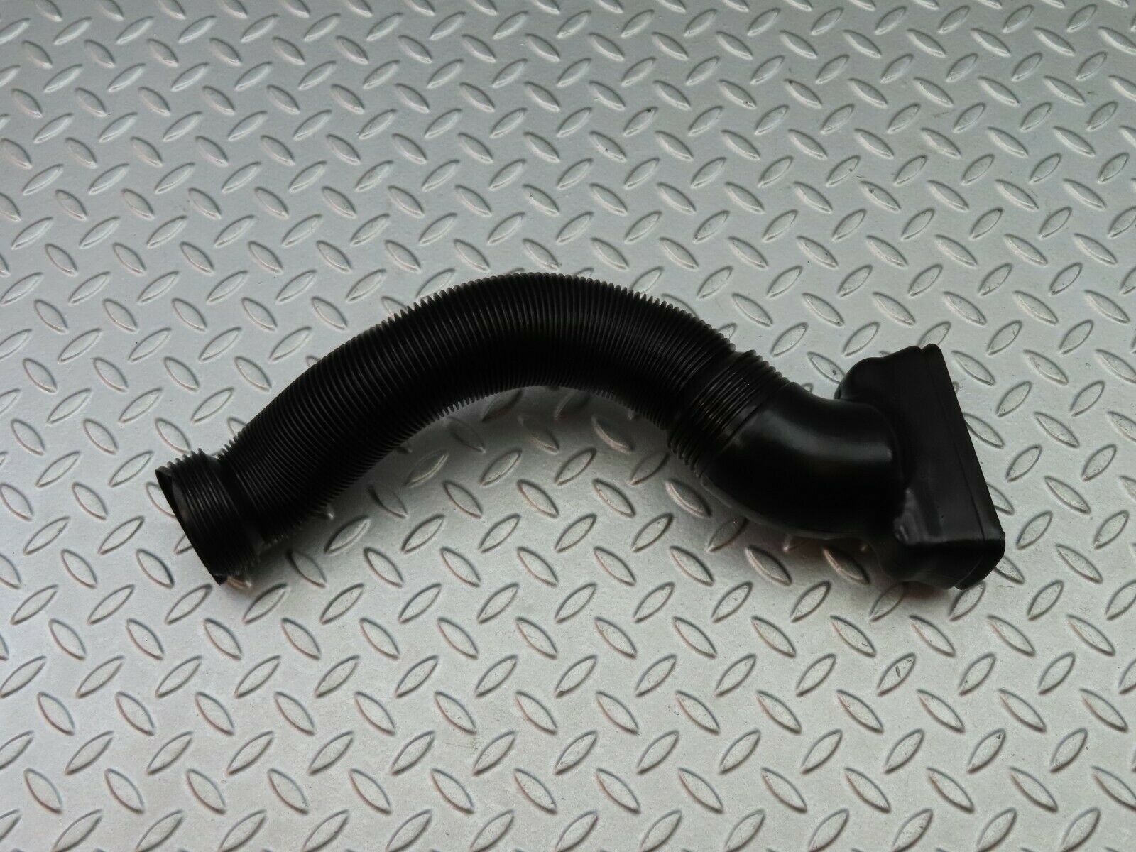 6125 Mercedes-Benz W126 380SE Heater Pipe Air Pipe 1268311846