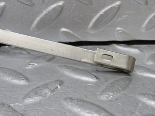 W109 windscreen wiper arm left side used OEM