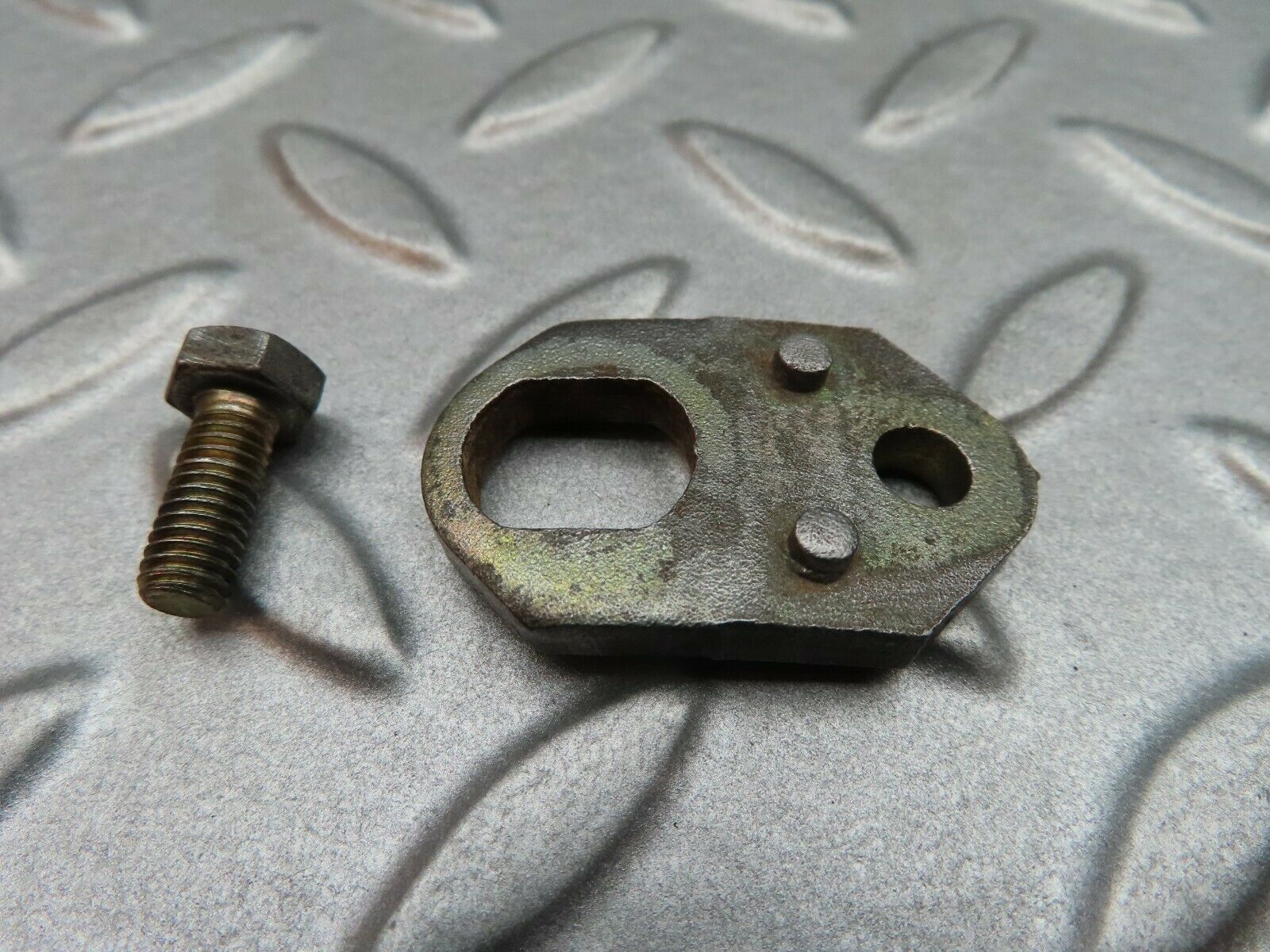 5124 Mercedes-Benz R107 350SL Coupe Fuel Injector Bracket