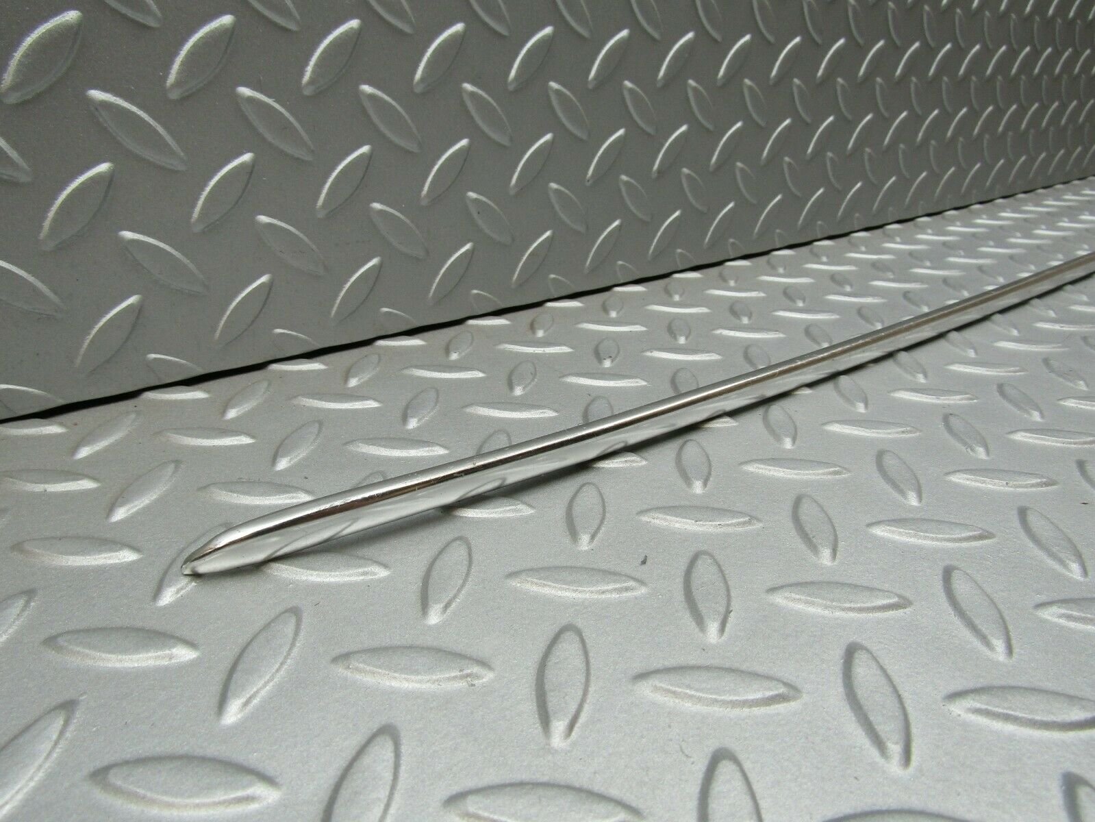 3321 Mercedes-Benz W115 220D Roof Chrome Trim Left Side