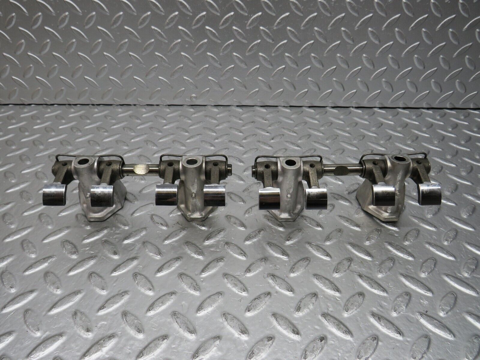 31068 Mercedes-Benz W123 200D  Camshaft Rocker Arms  6160550010