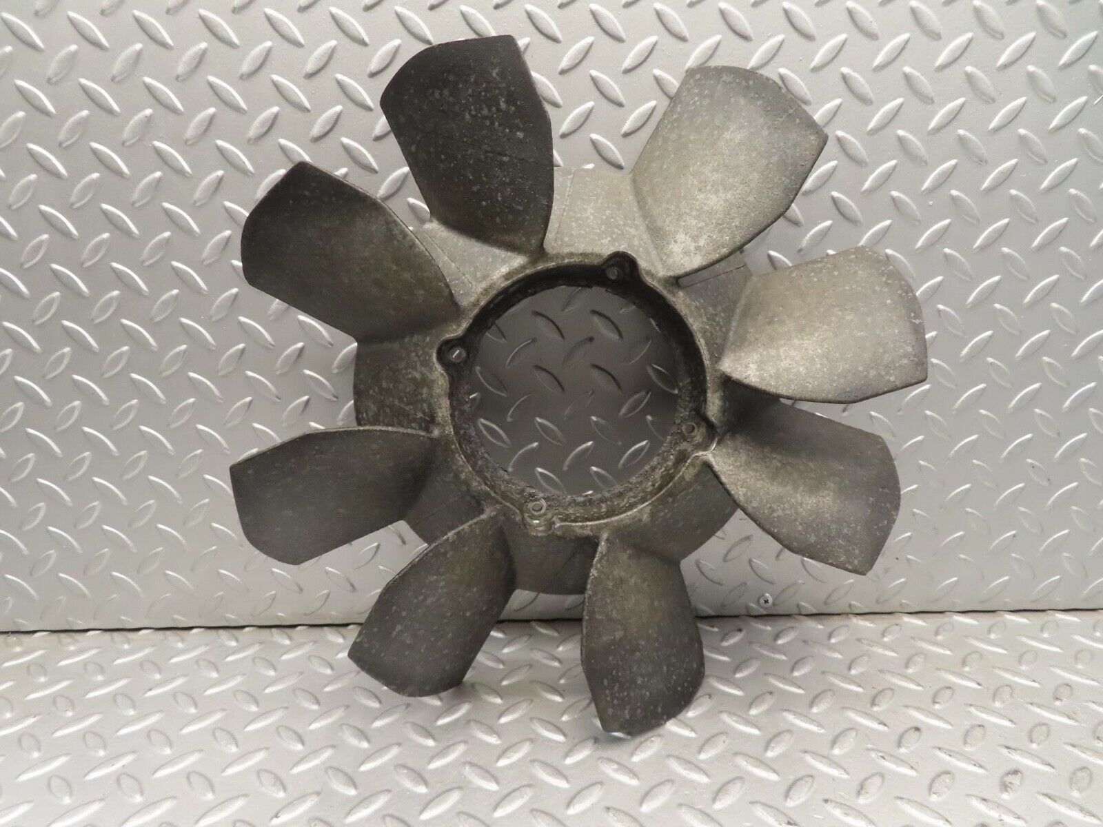 11779 Mercedes-Benz R107 450SL Engine Cooling Fan
