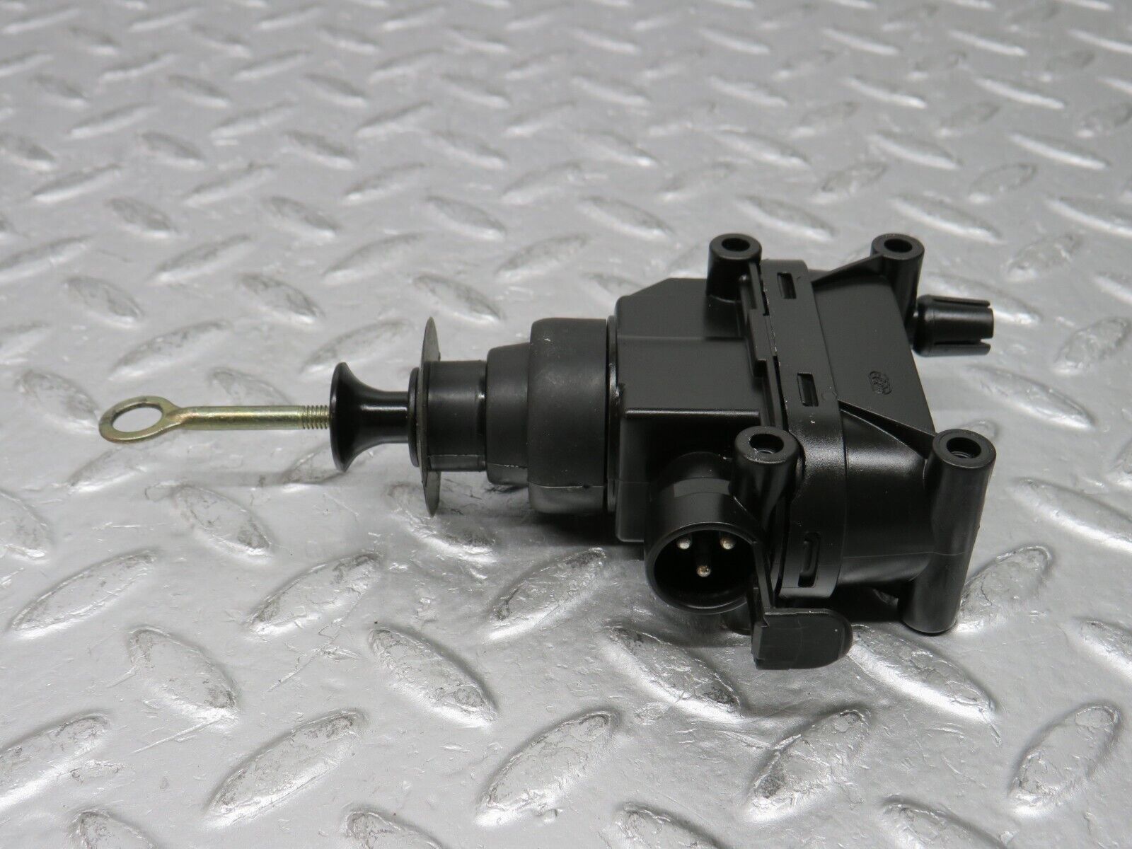 37772 Mercedes-Benz A124 320E Cabriolet Left Door Lock Vacuum Actuator