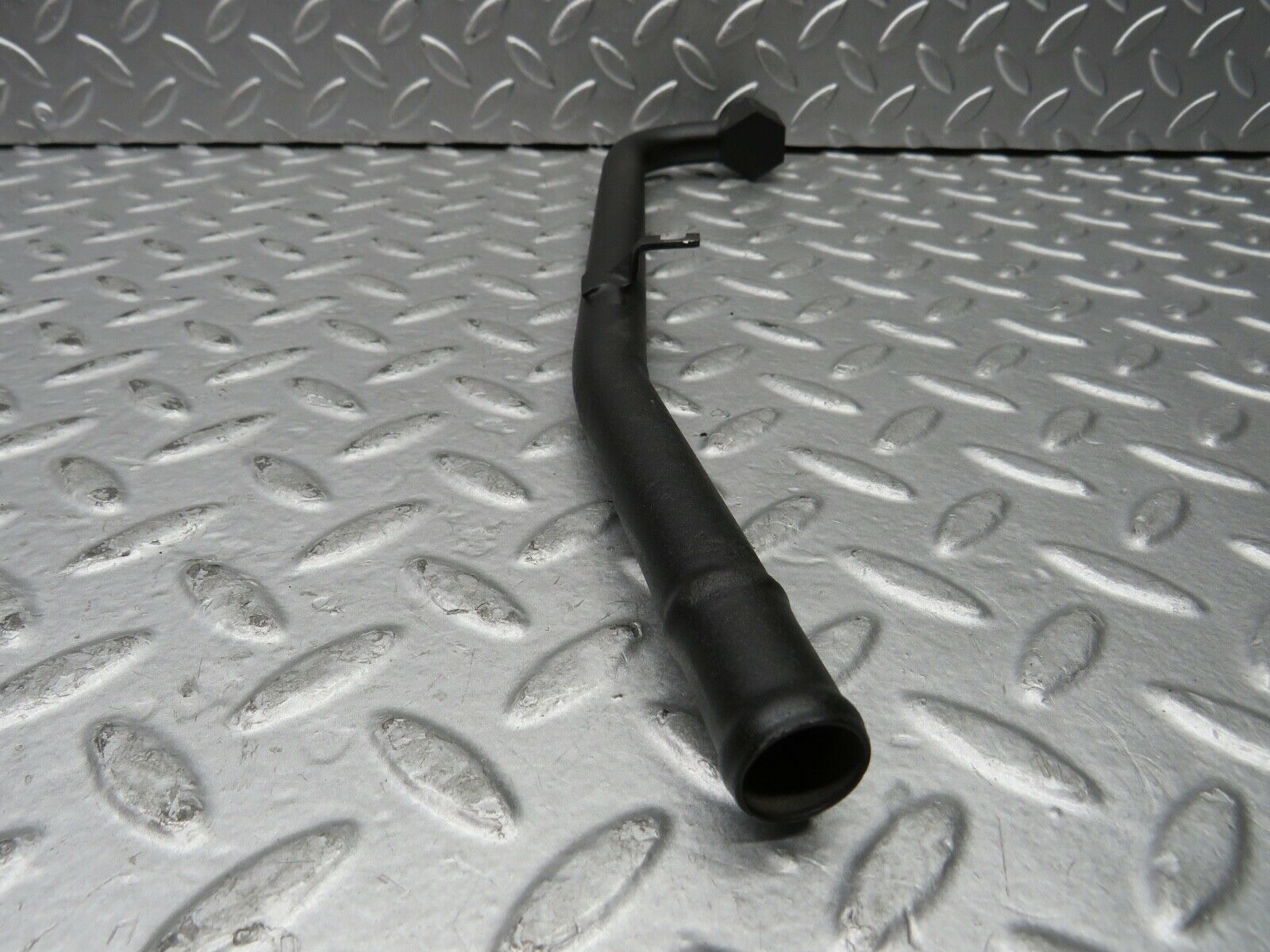 21912 Mercedes-Benz W126 300SE Coolant Hose Pipe