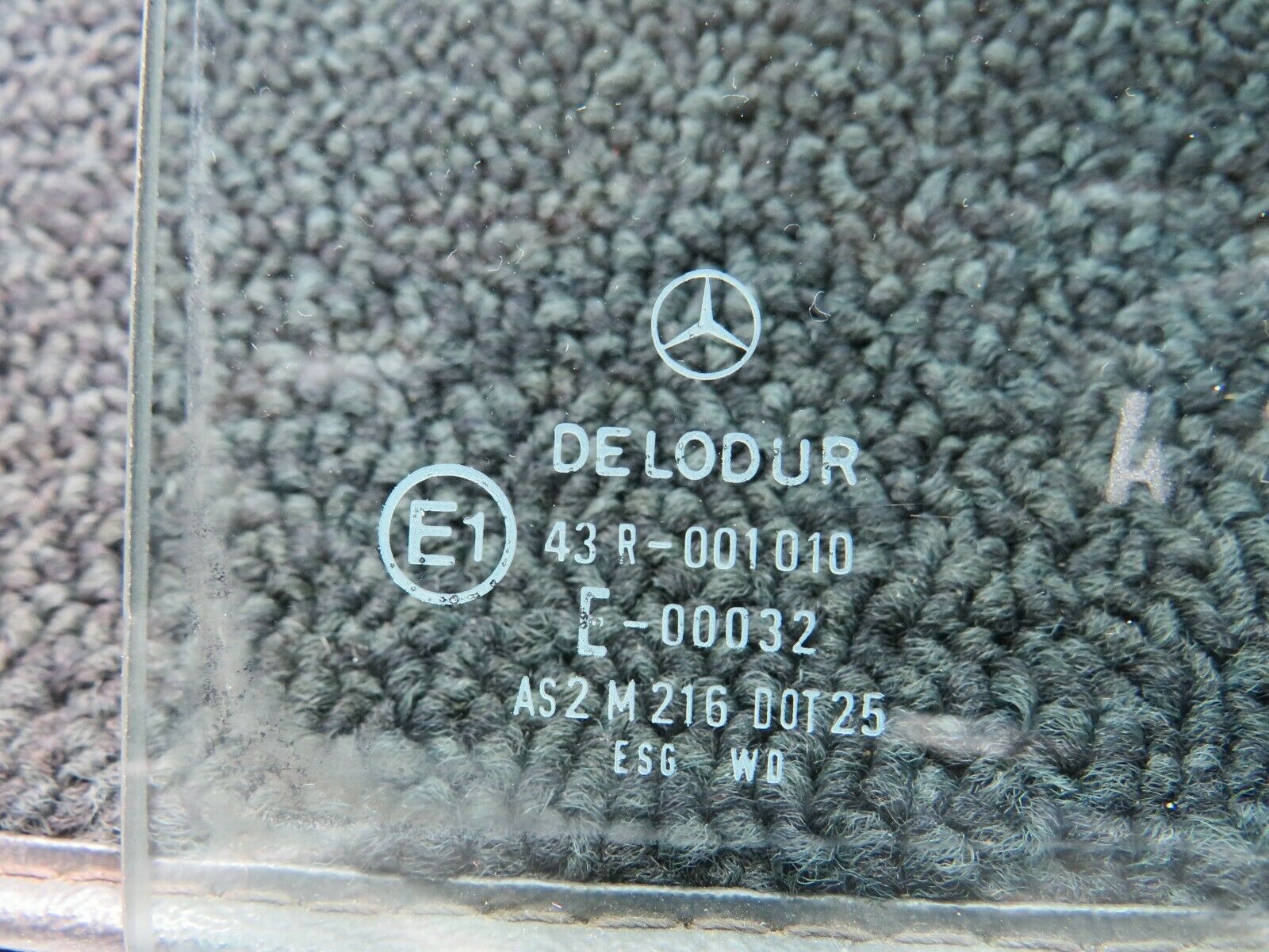22035 Mercedes-Benz S123 280TE Wagon Rear Left Quarter Window Glass