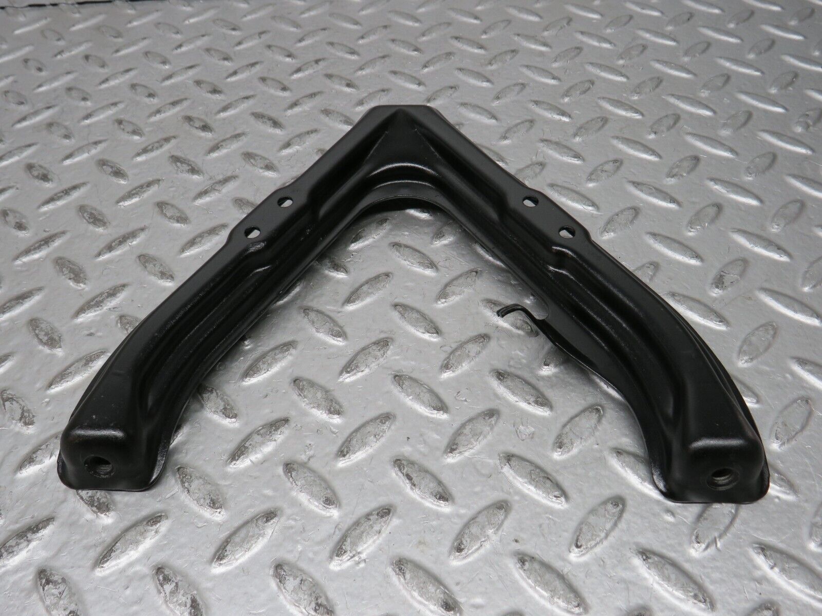 28775 Mercedes-Benz W123 230E Air Intake Manifold Bracket