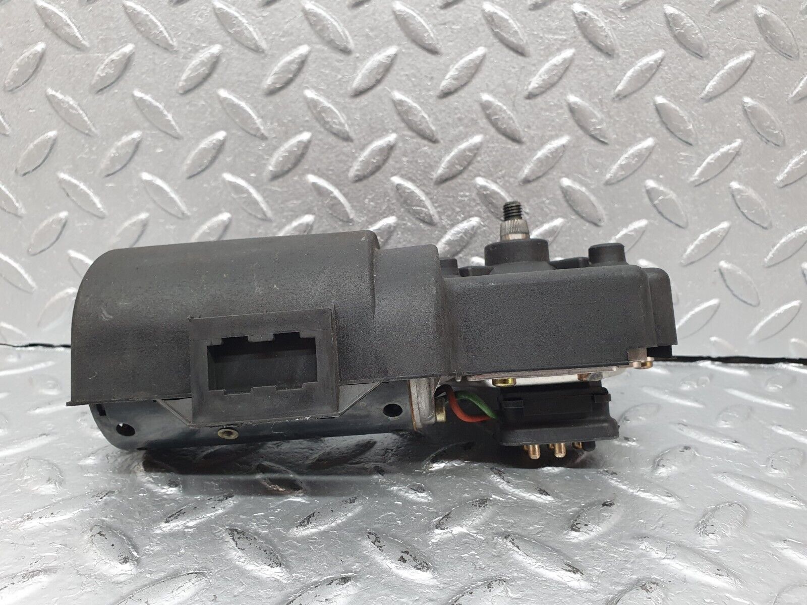 41446 Mercedes-Benz W124 200E Wiper Motor Bosch 0390241410