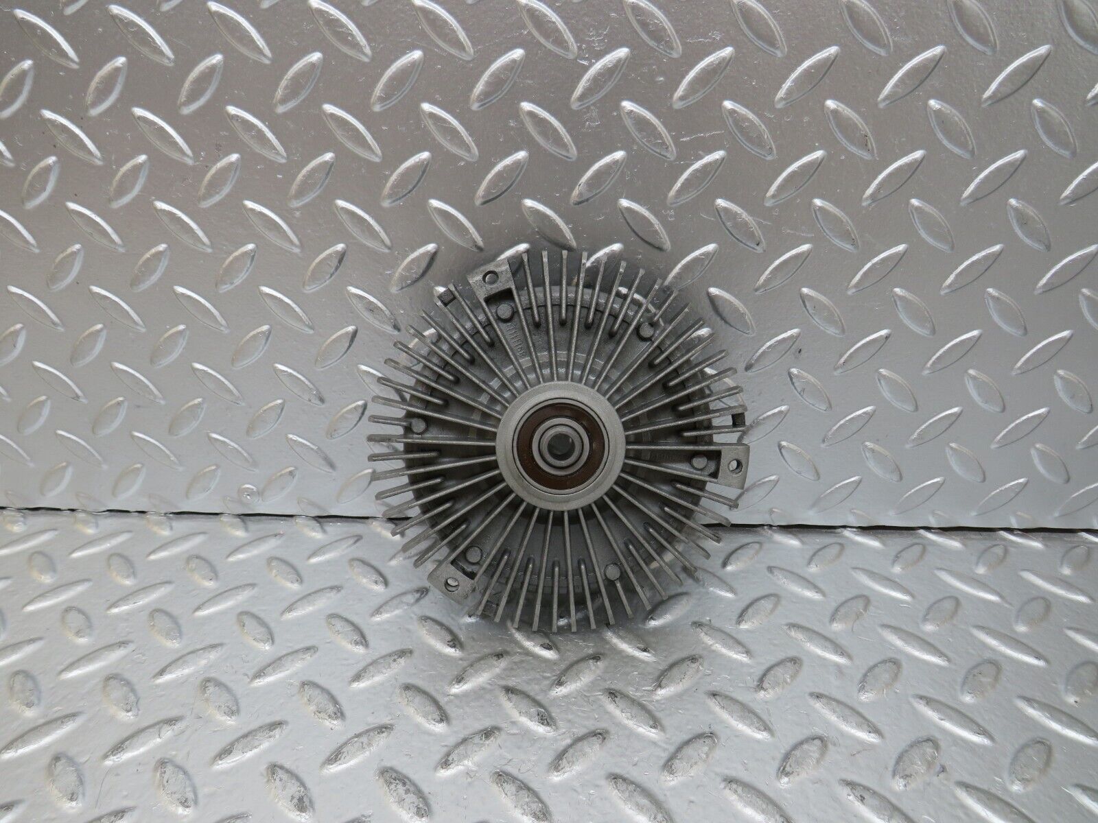 25366 Mercedes-Benz W201 190D Engine Cooling Fan Clutch Behr 65.306.13