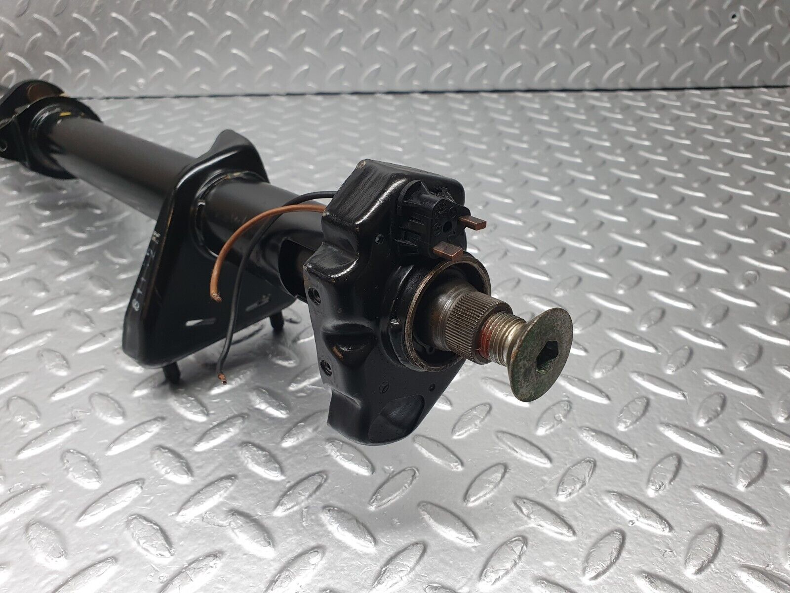 40709 Mercedes-Benz W123 300D Steering Column