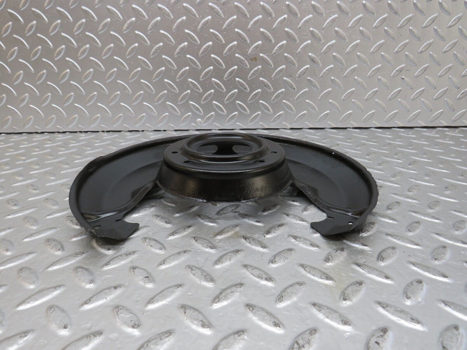 27369 Mercedes-Benz W123 280E Front Wheel Hub brake Protection Plate