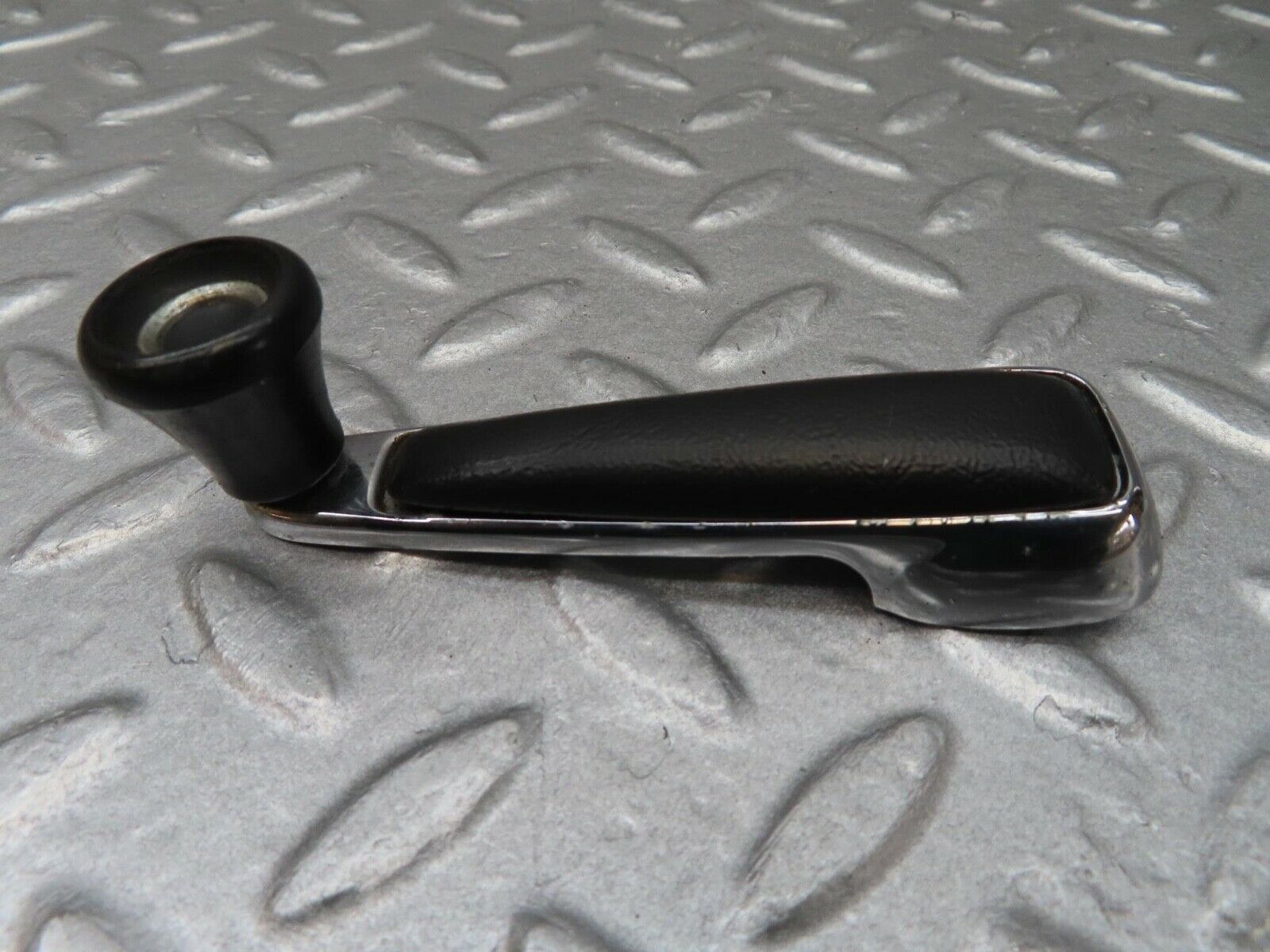 12761 Mercedes-Benz W111 220SE Window Lifter Crank Handle