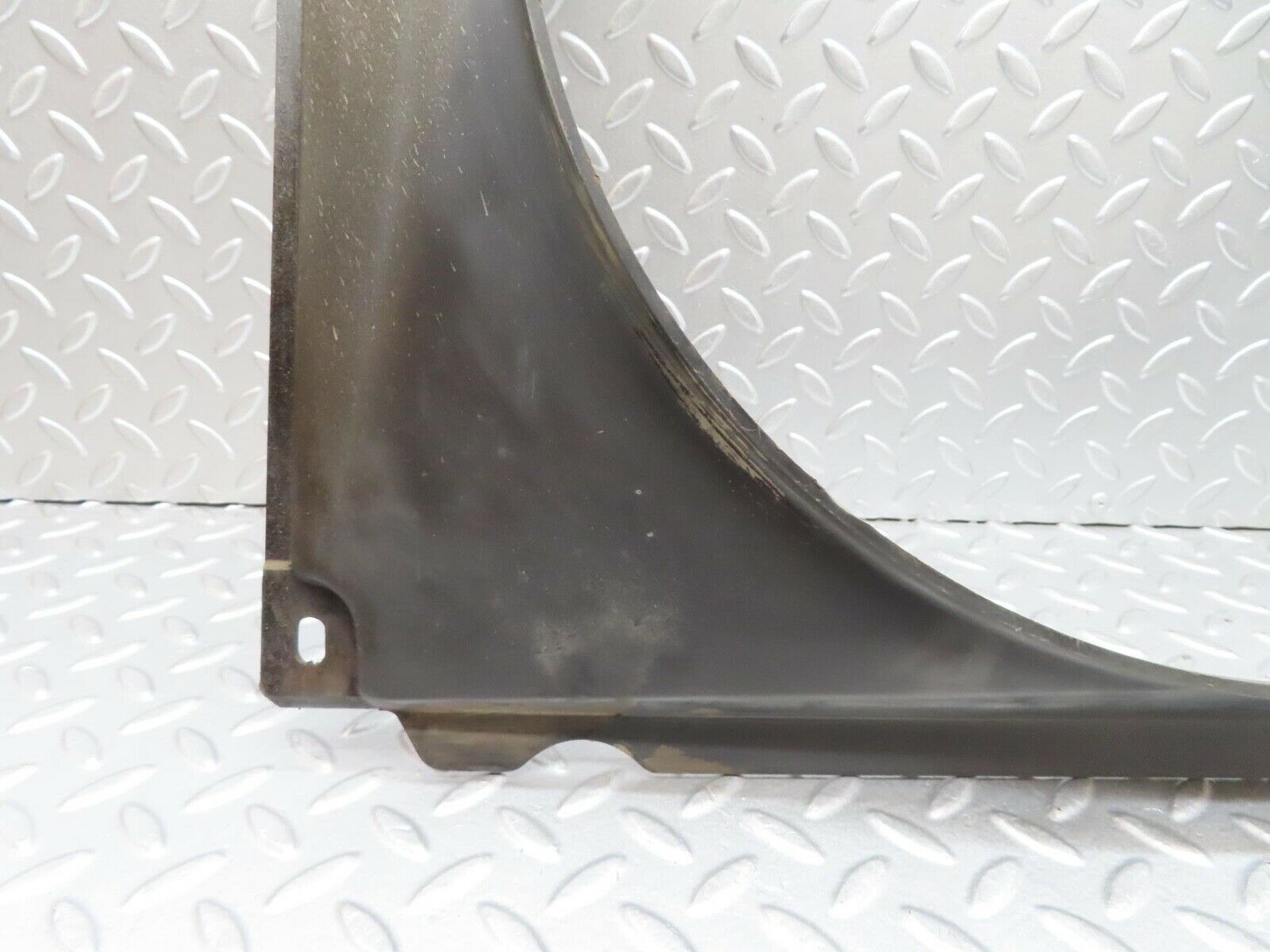 14309 Mercedes-Benz W116 350SE Radiator Fan Shroud Fan Cover 1165050355