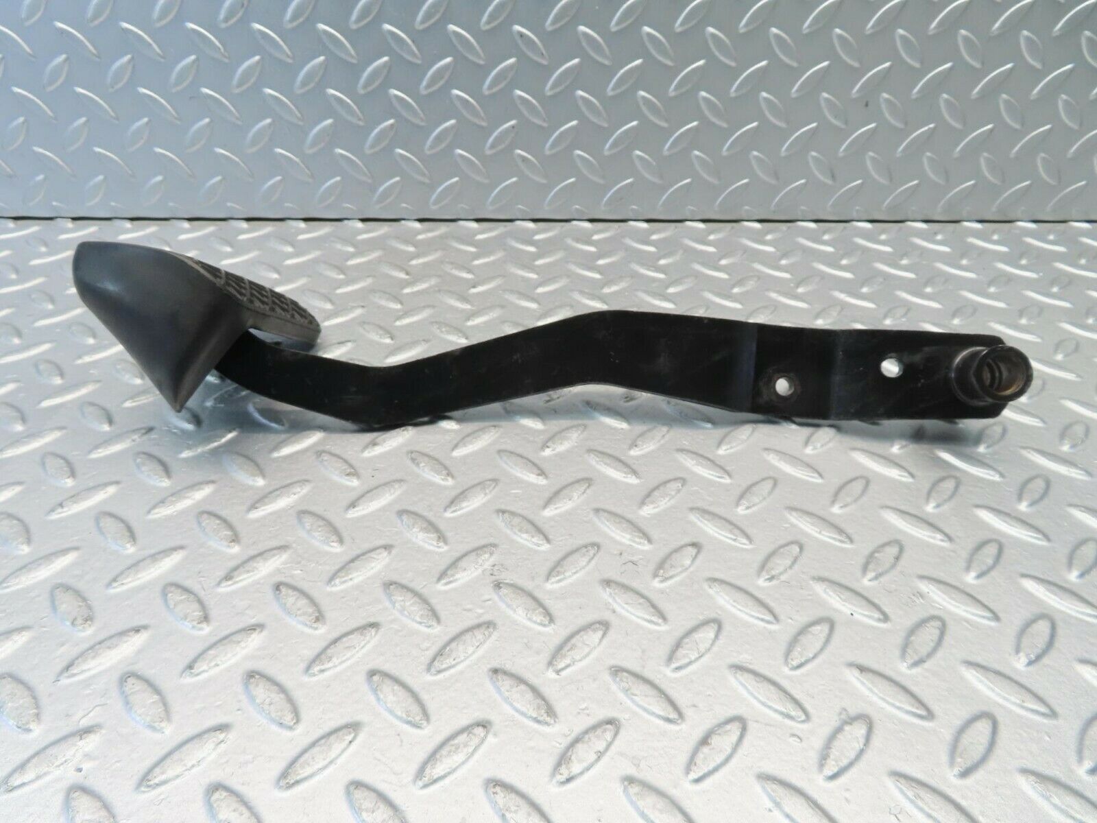 10913 Mercedes-Benz W123 230E Brake Pedal With Rubber