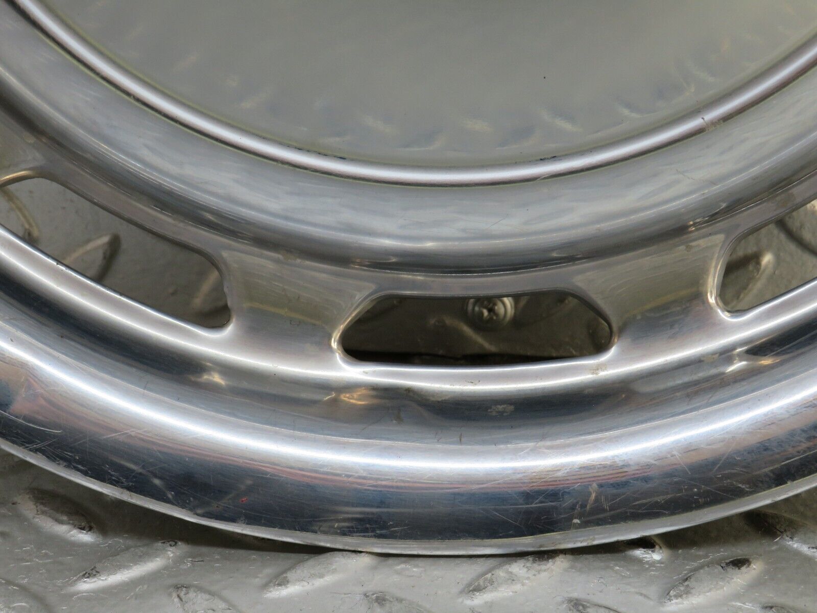 28410 Mercedes-Benz S123 240D Wagon Wheel Trim Hub Cap 14"