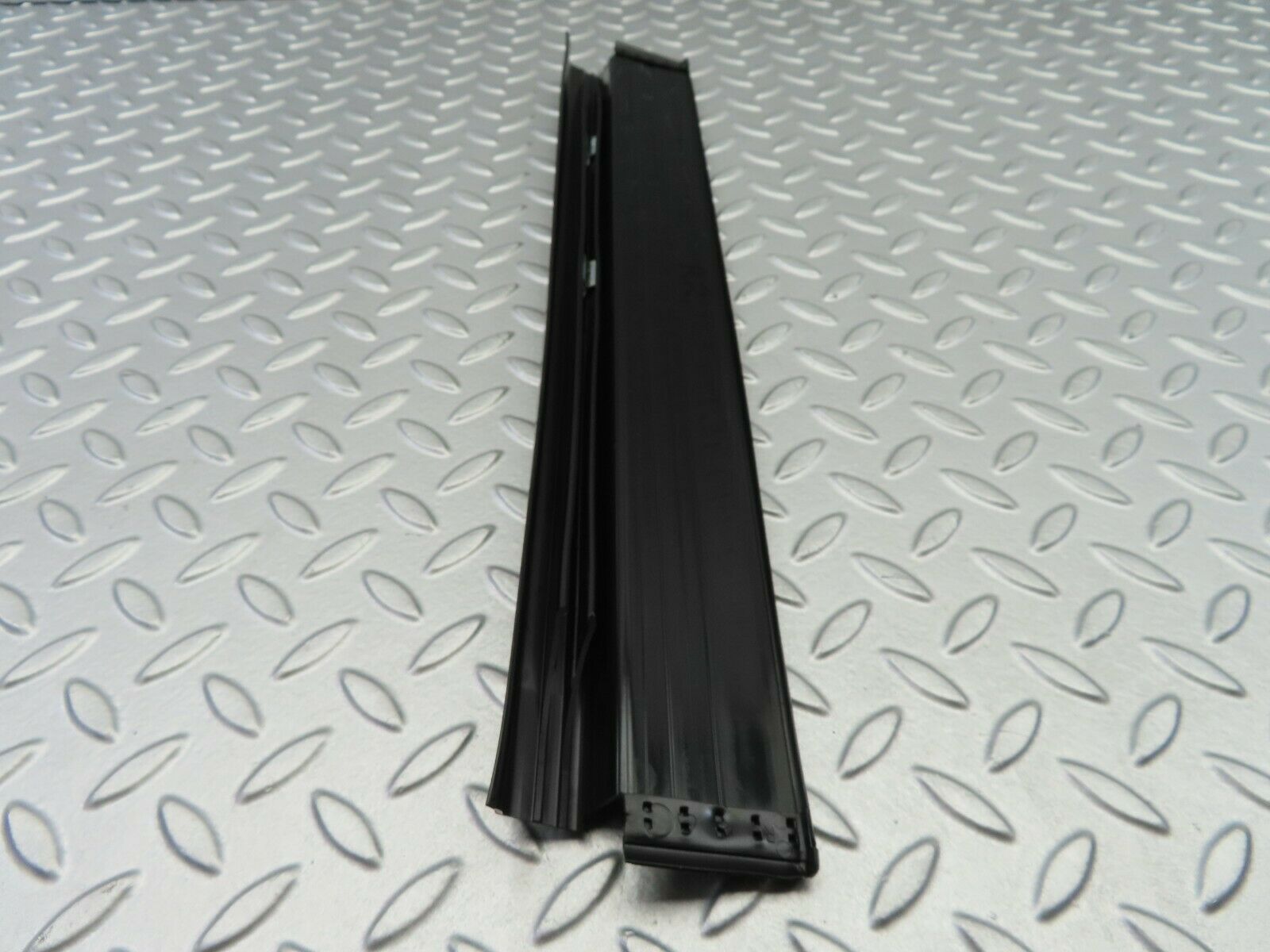 6550 Mercedes-Benz S124 E220 Wagon Rear Right Door Sill Trim