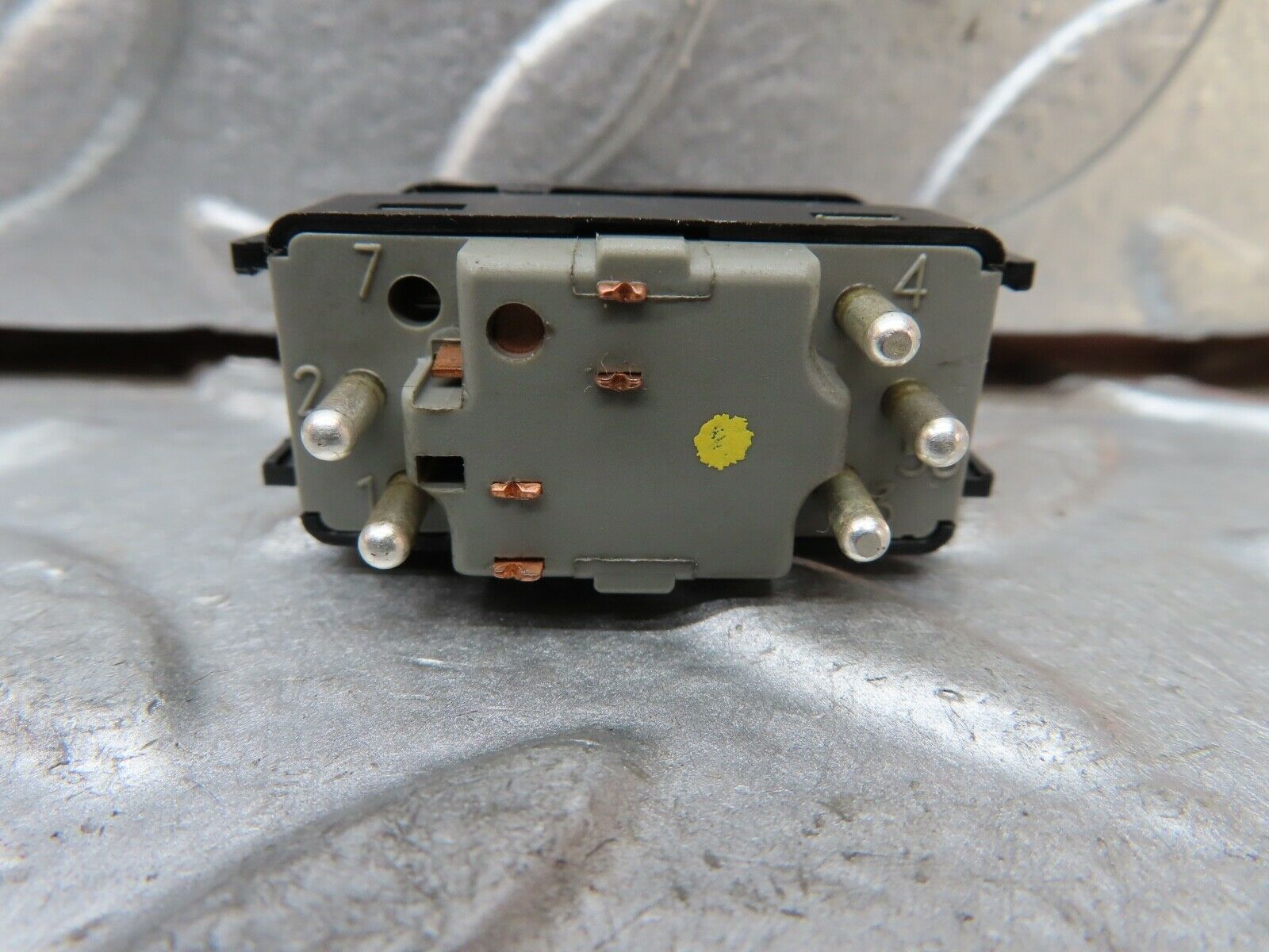 19722 Mercedes-Benz C140 CL420 Coupe Rear Folding Headrest Switch 1408205310