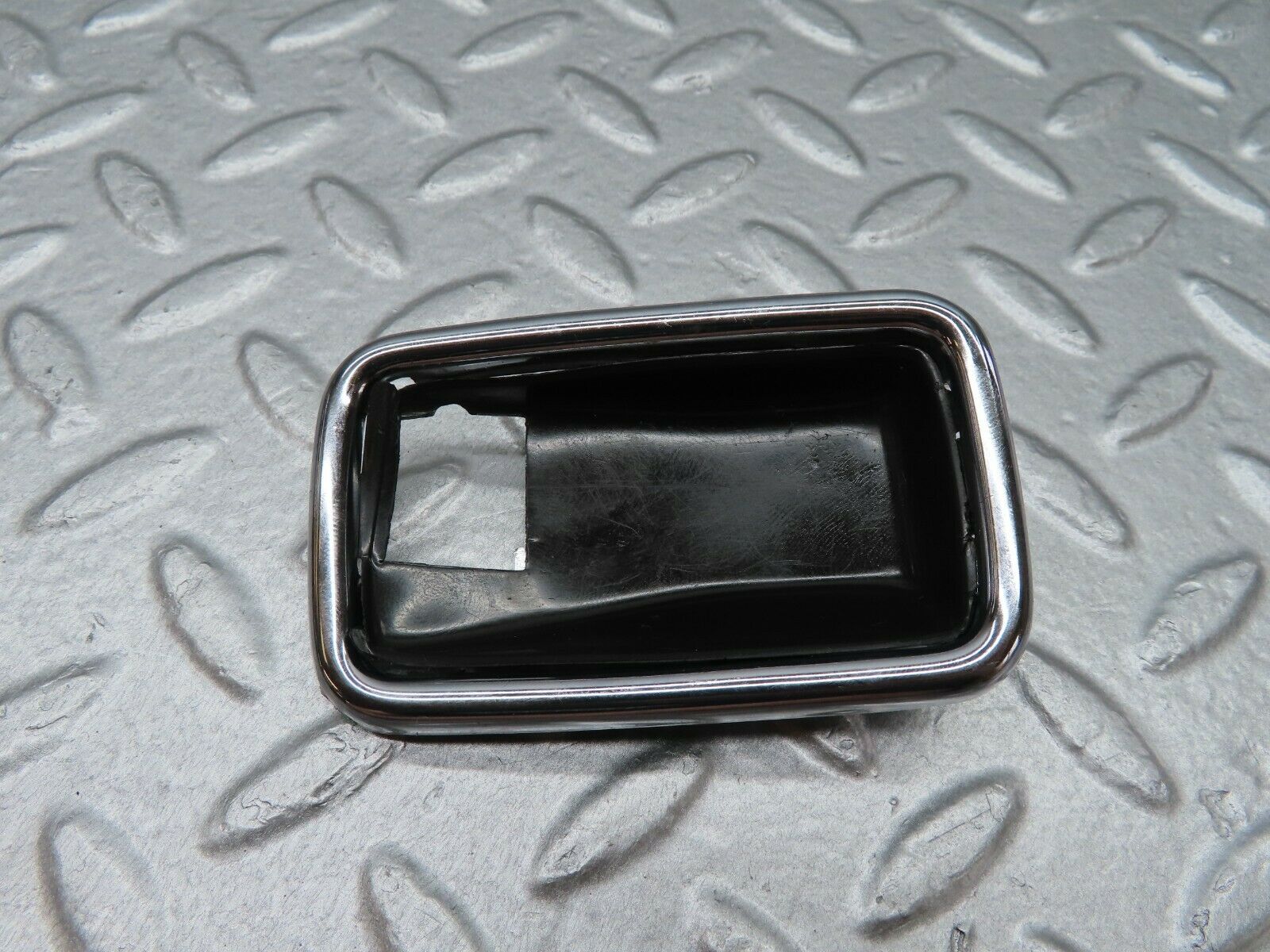 17968 Mercedes-Benz W123 200 Chrome Frame For Door Opener Right 1087660611