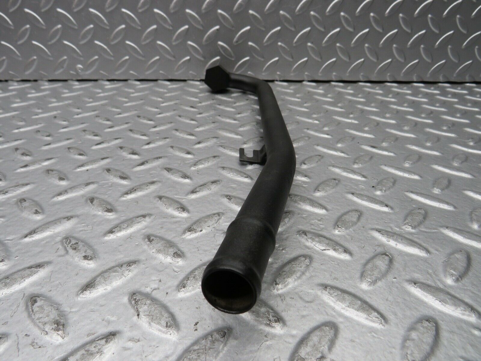 21912 Mercedes-Benz W126 300SE Coolant Hose Pipe