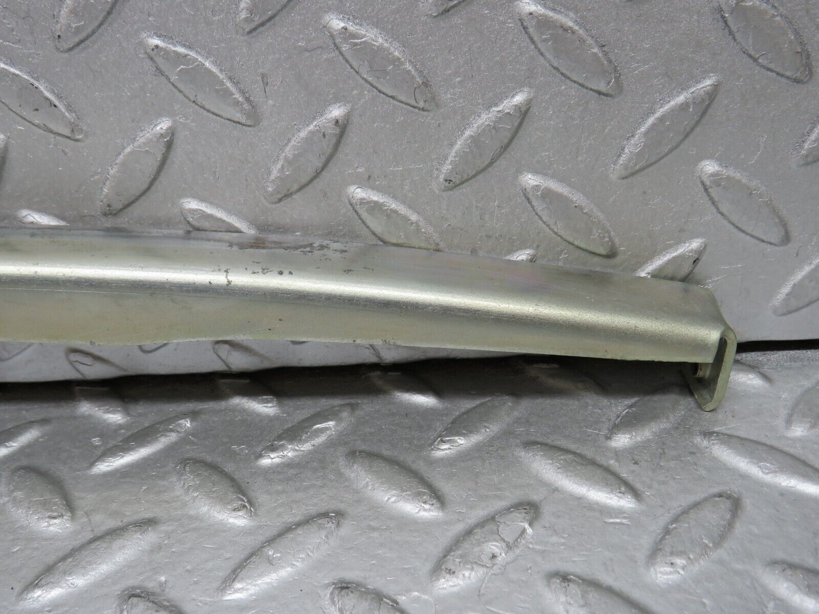 37800 Mercedes-Benz A124 320E Cabriolet Front Left Window Channel