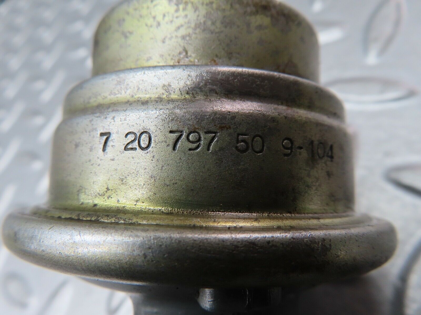 18853 Mercedes-Benz W121 190b Ponton Fuel Pump Pierburg 720797509