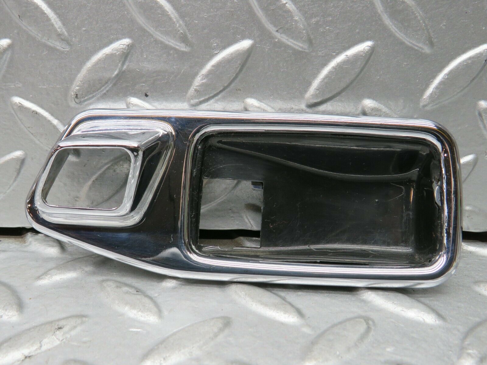 21975 Mercedes-Benz S123 280TE Wagon Chrome Frame For Door Opener Left 1167660111