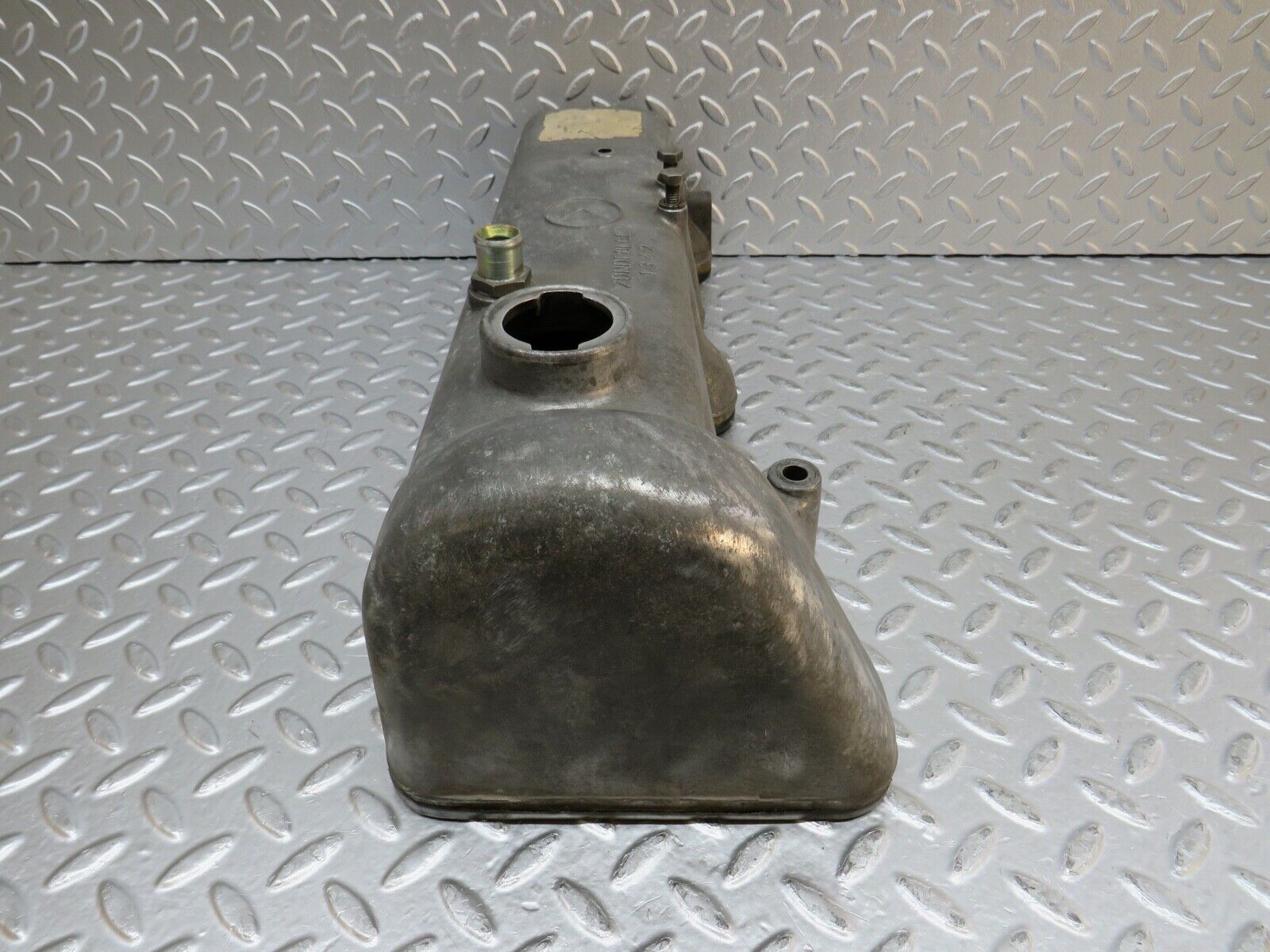 0343 Mercedes-Benz W123 220D Valve Cover 6150160205