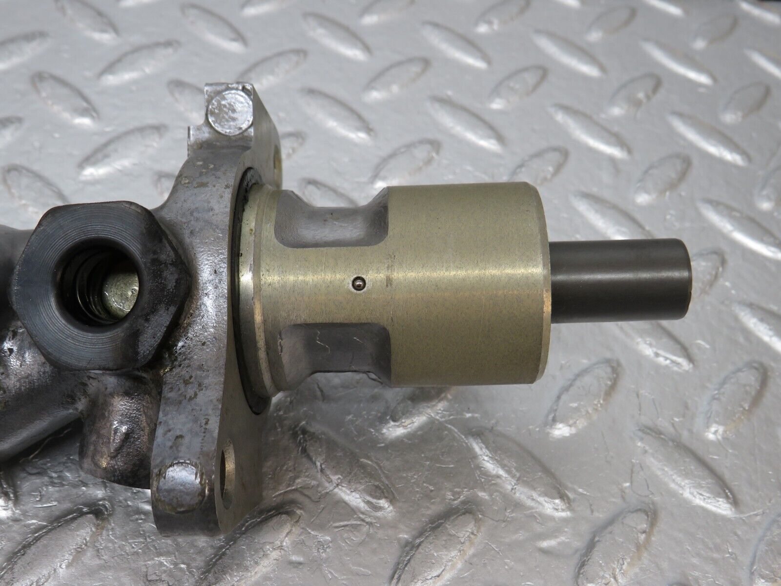 32424 Mercedes-Benz S124 300TE Wagon Brake Master Cylinder Ate