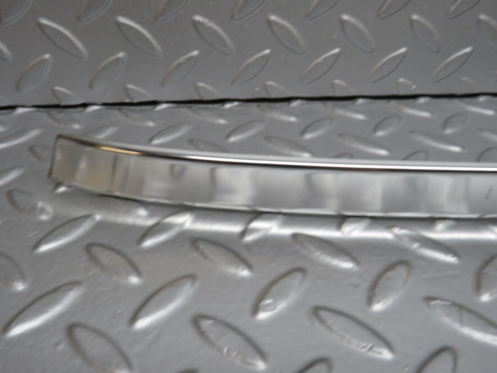 40204 Mercedes-Benz R107 Hardtop Roof Chrome Left Side