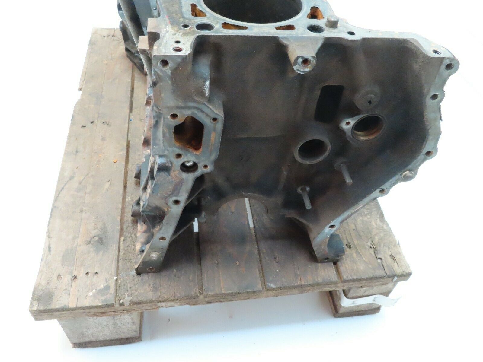 4097 Mercedes-Benz S123 200T Wagon Engine Block M102.920 1020110501